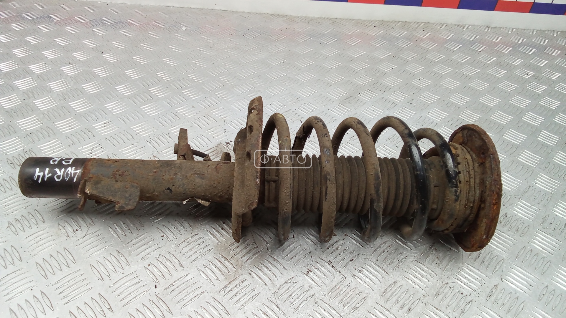 Стойка передняя правая