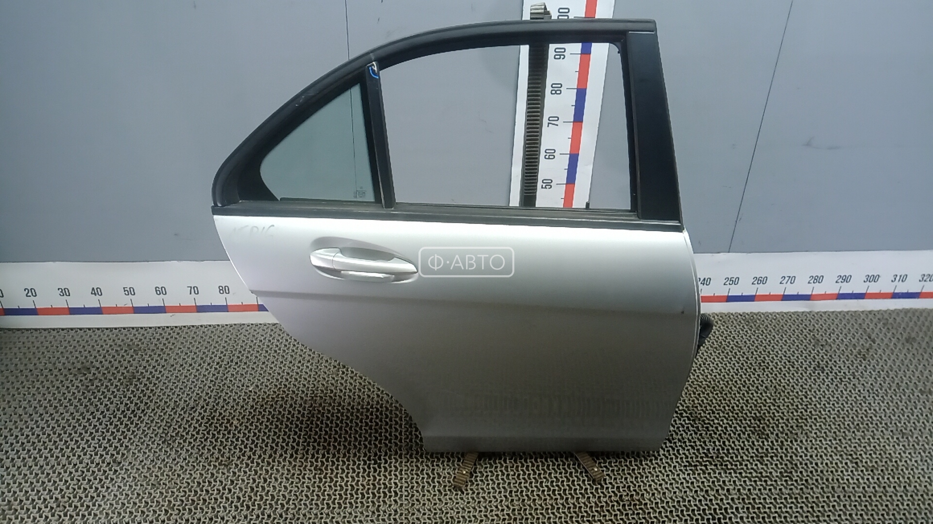 Дверь задняя правая