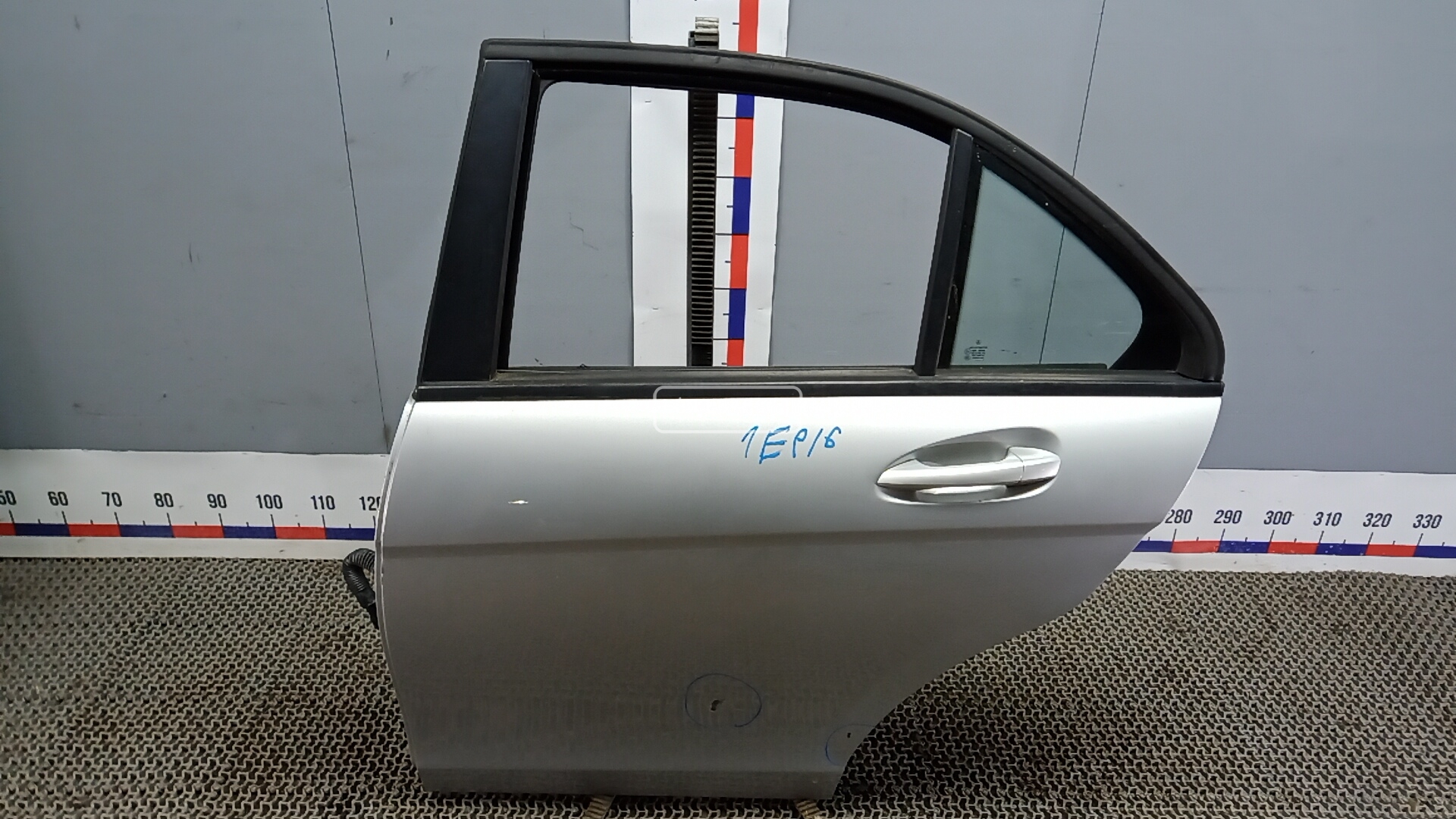 Дверь задняя левая