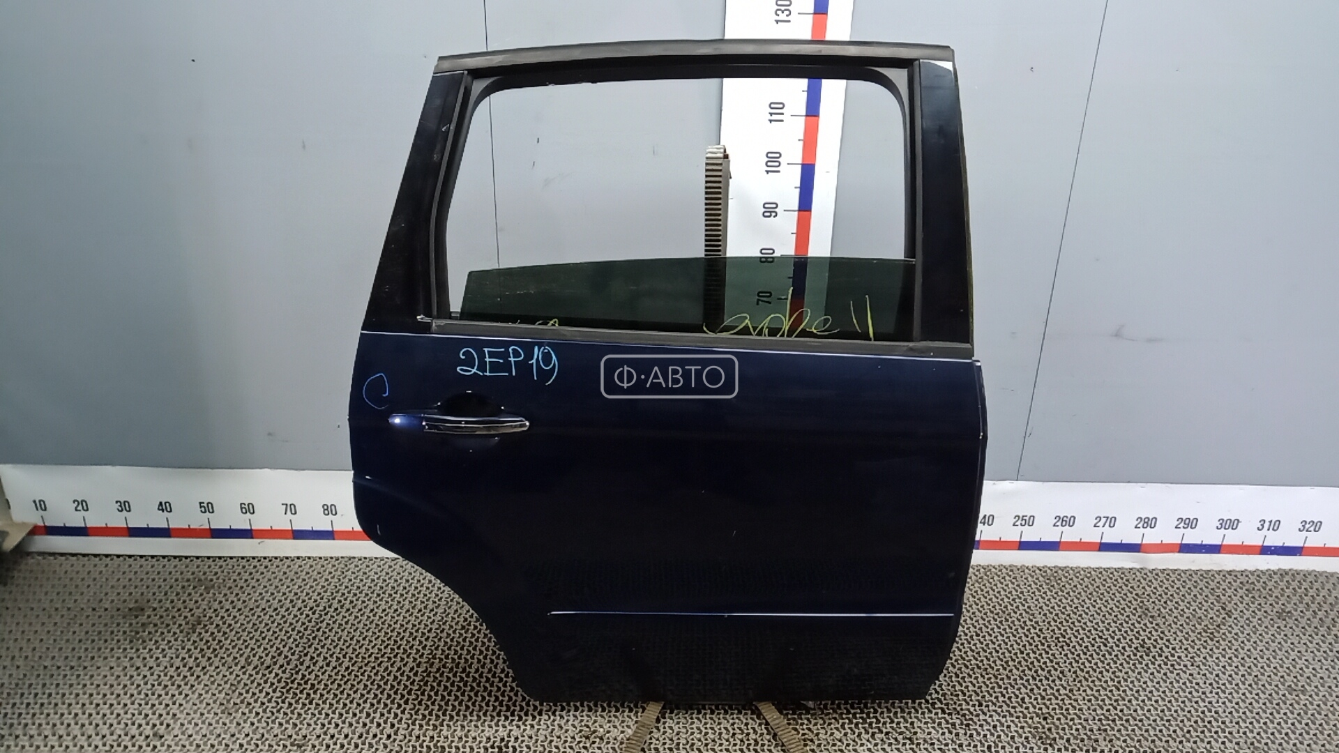 Дверь задняя правая