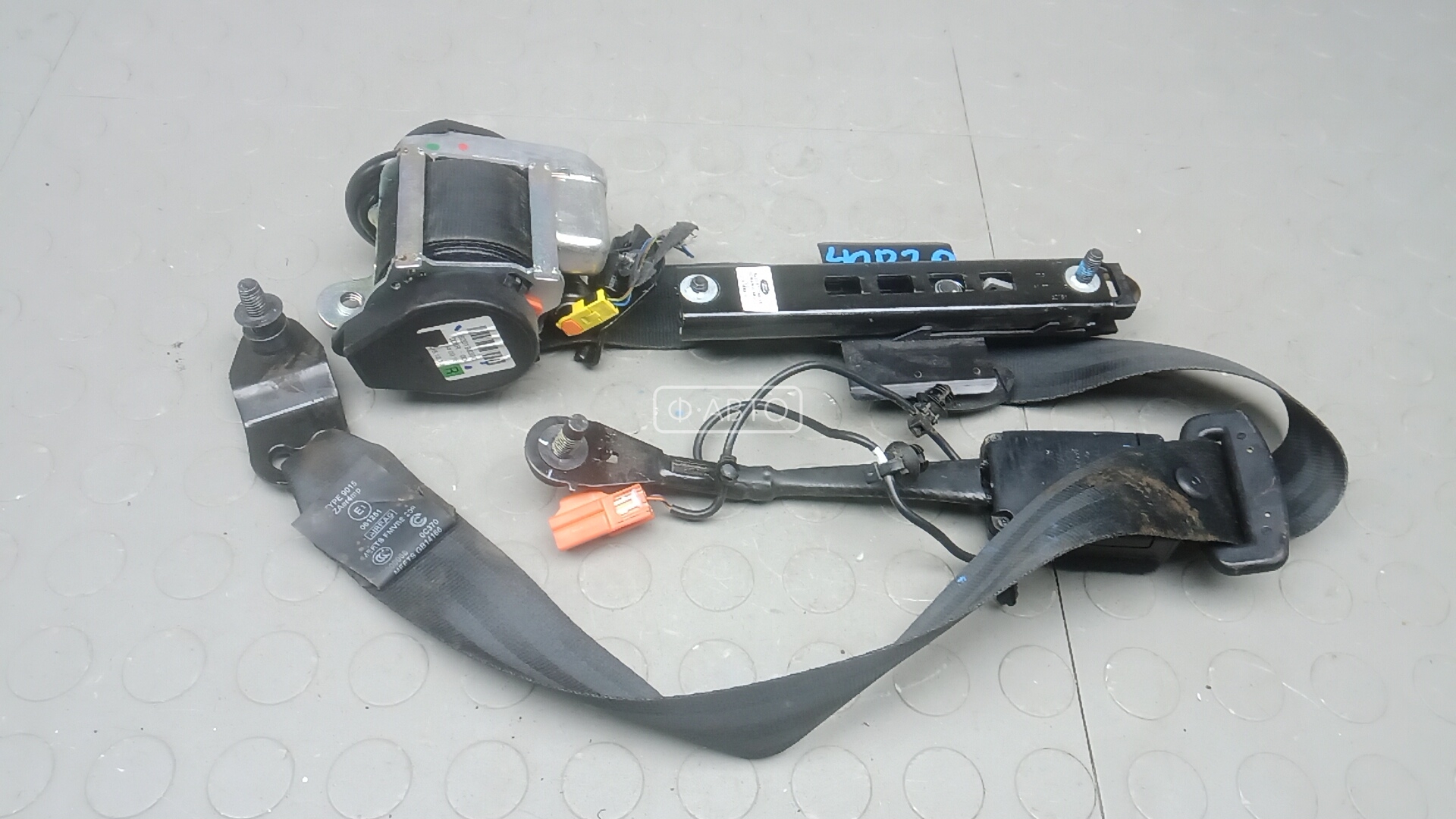 Ремень безопасности с пиропатроном сиденья переднего