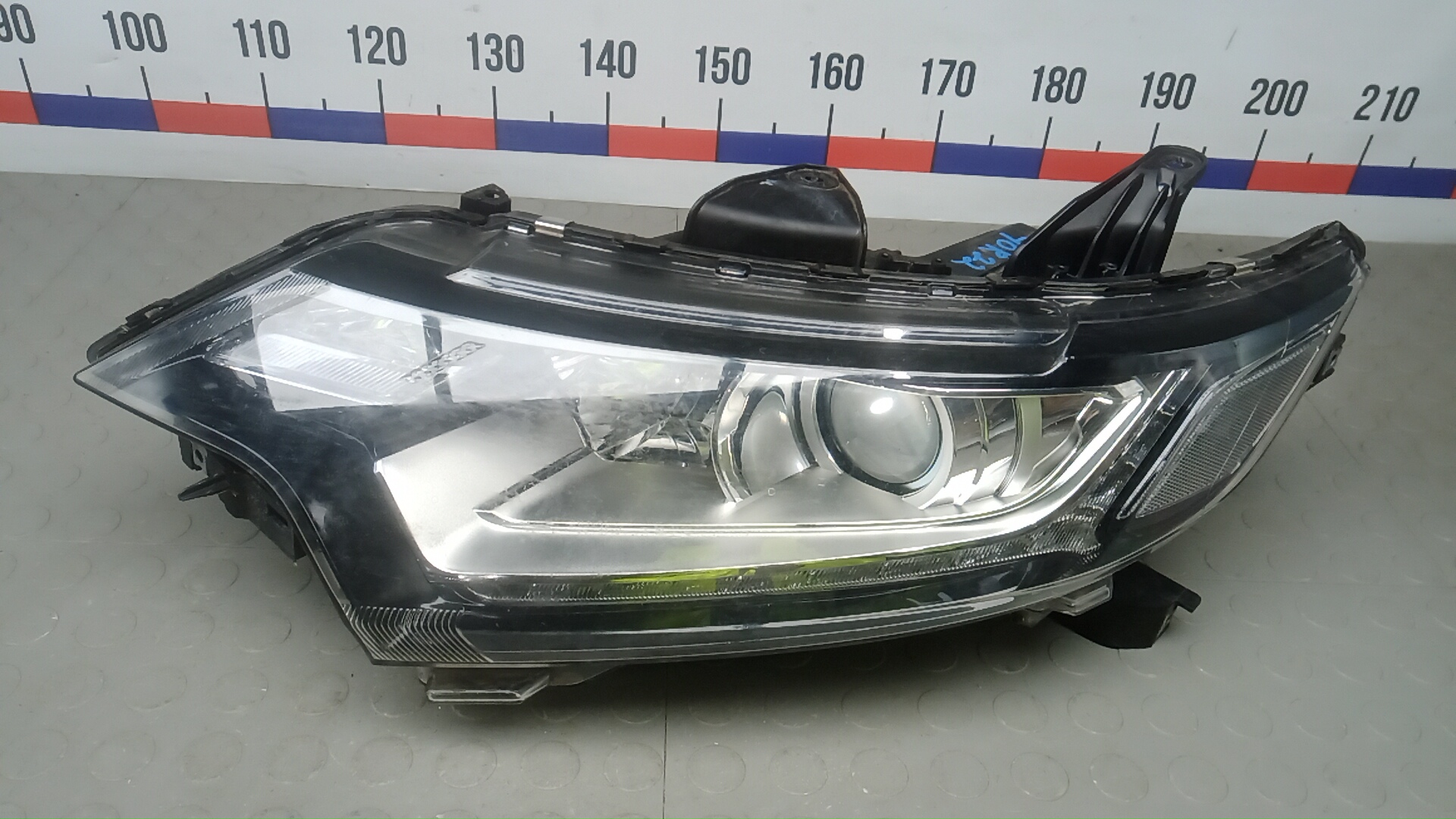 Фара левая MITSUBISHI OUTLANDER 3 GF0W