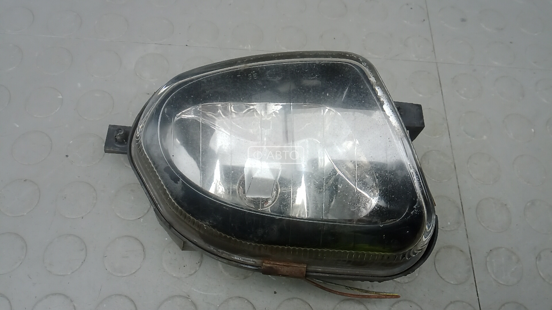 Фара галогенная правая передняя