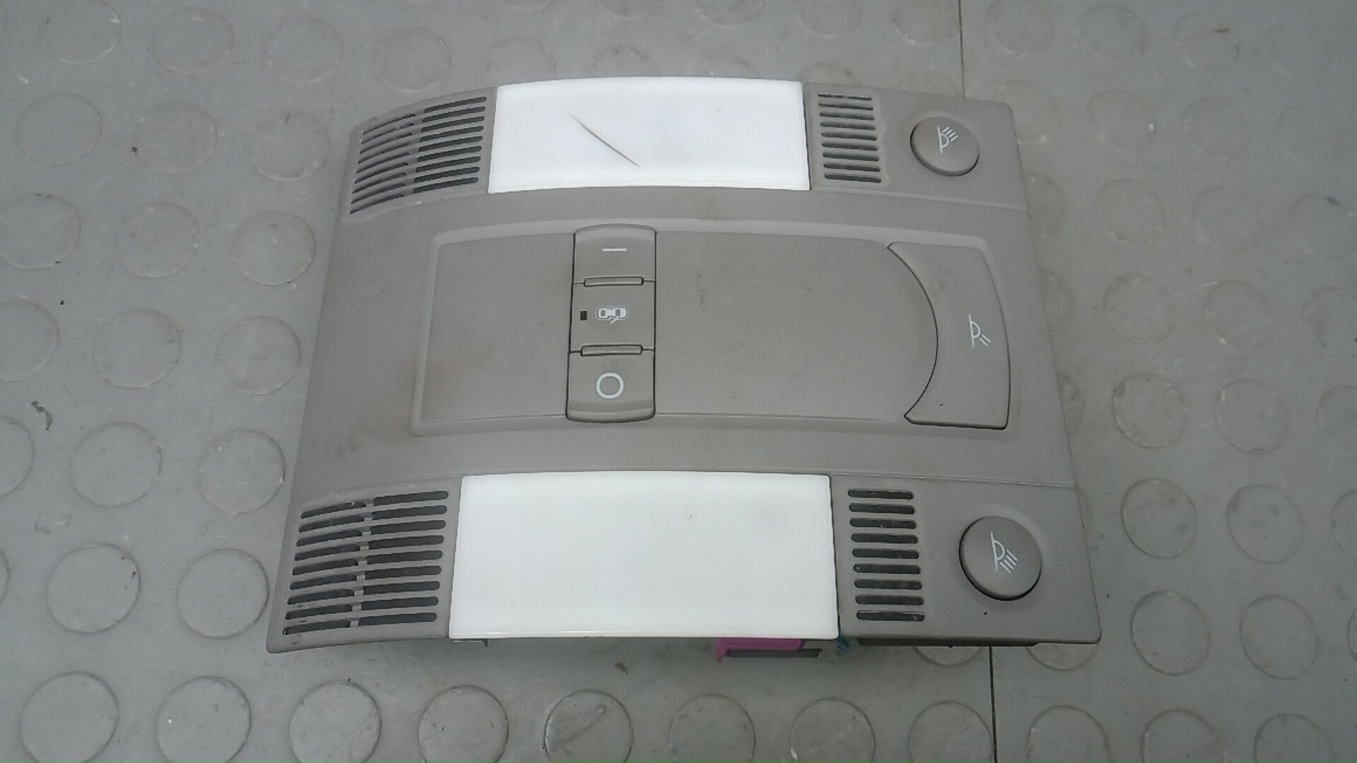 Фонарь освещения салона AUDI A8 D3