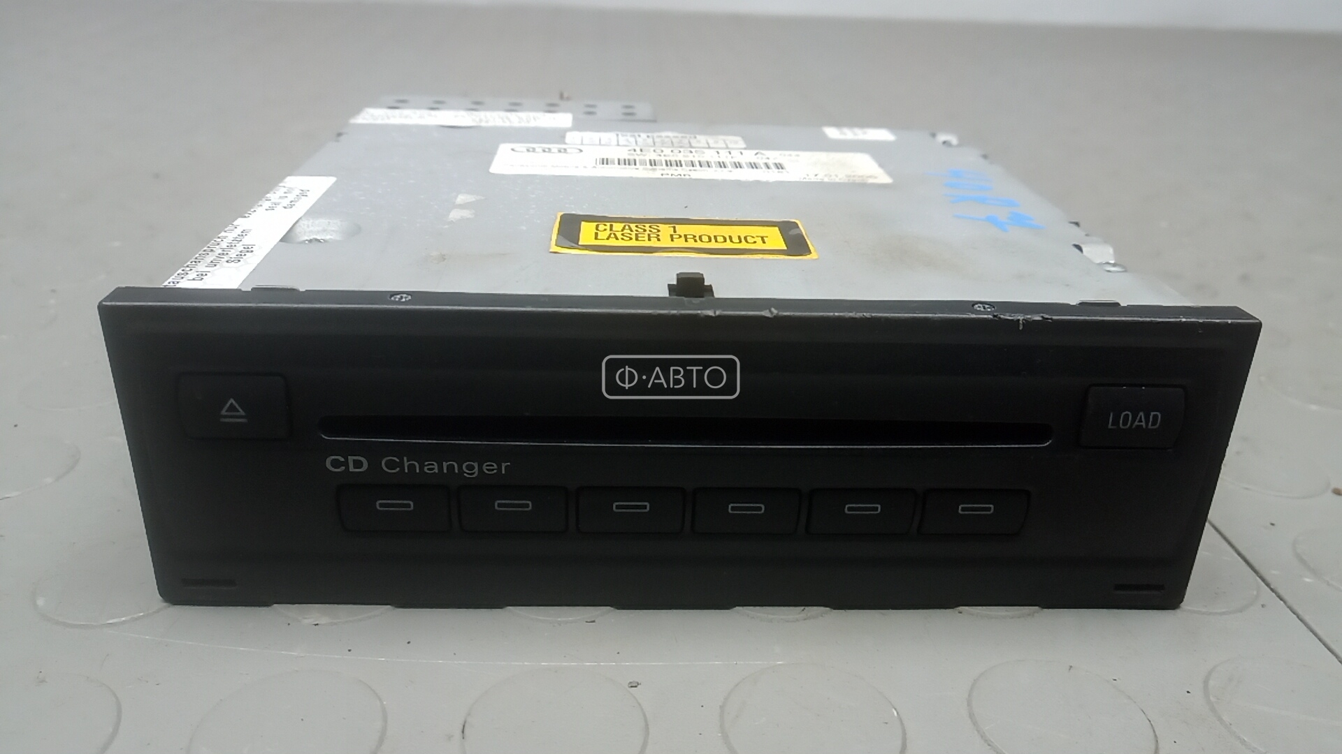 CD-чейнджер AUDI A8