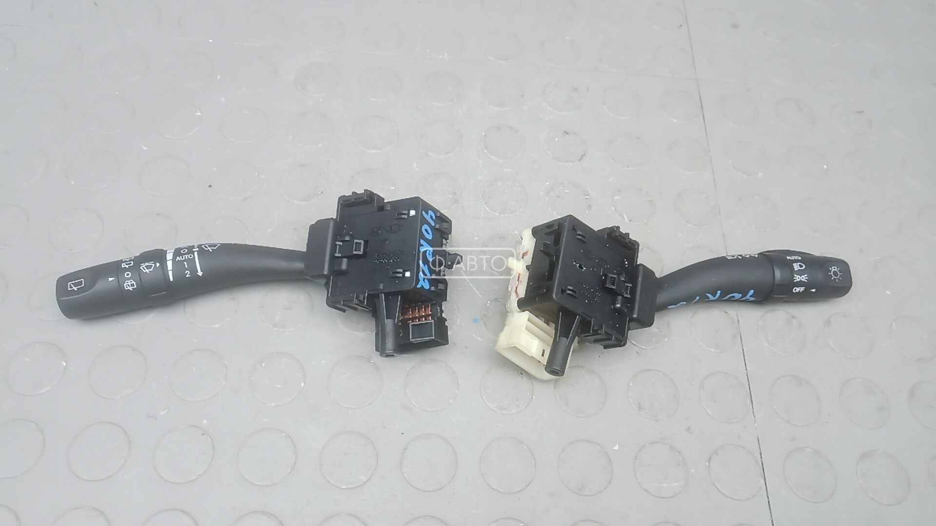 Переключатель поворотов и дворников (стрекоза)