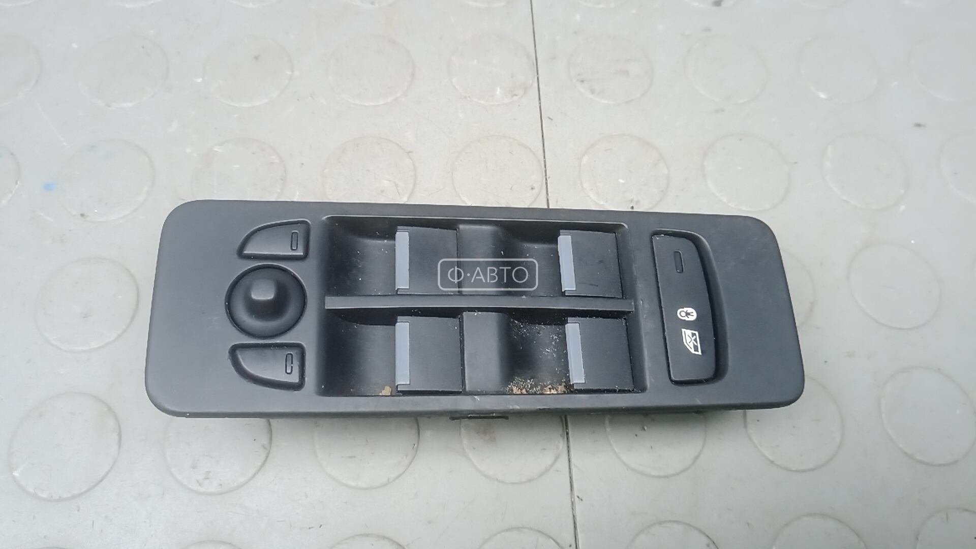 Кнопки стеклоподъемника