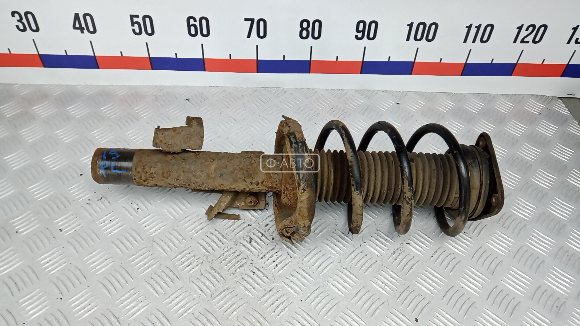 Стойка передняя левая