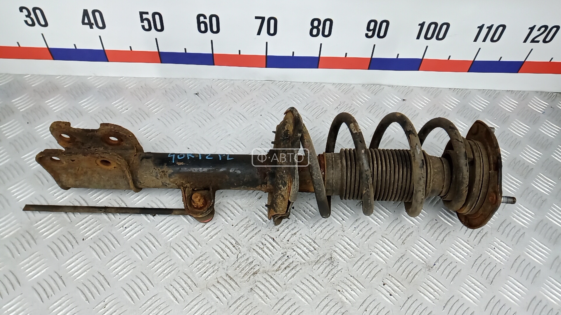 Стойка передняя левая