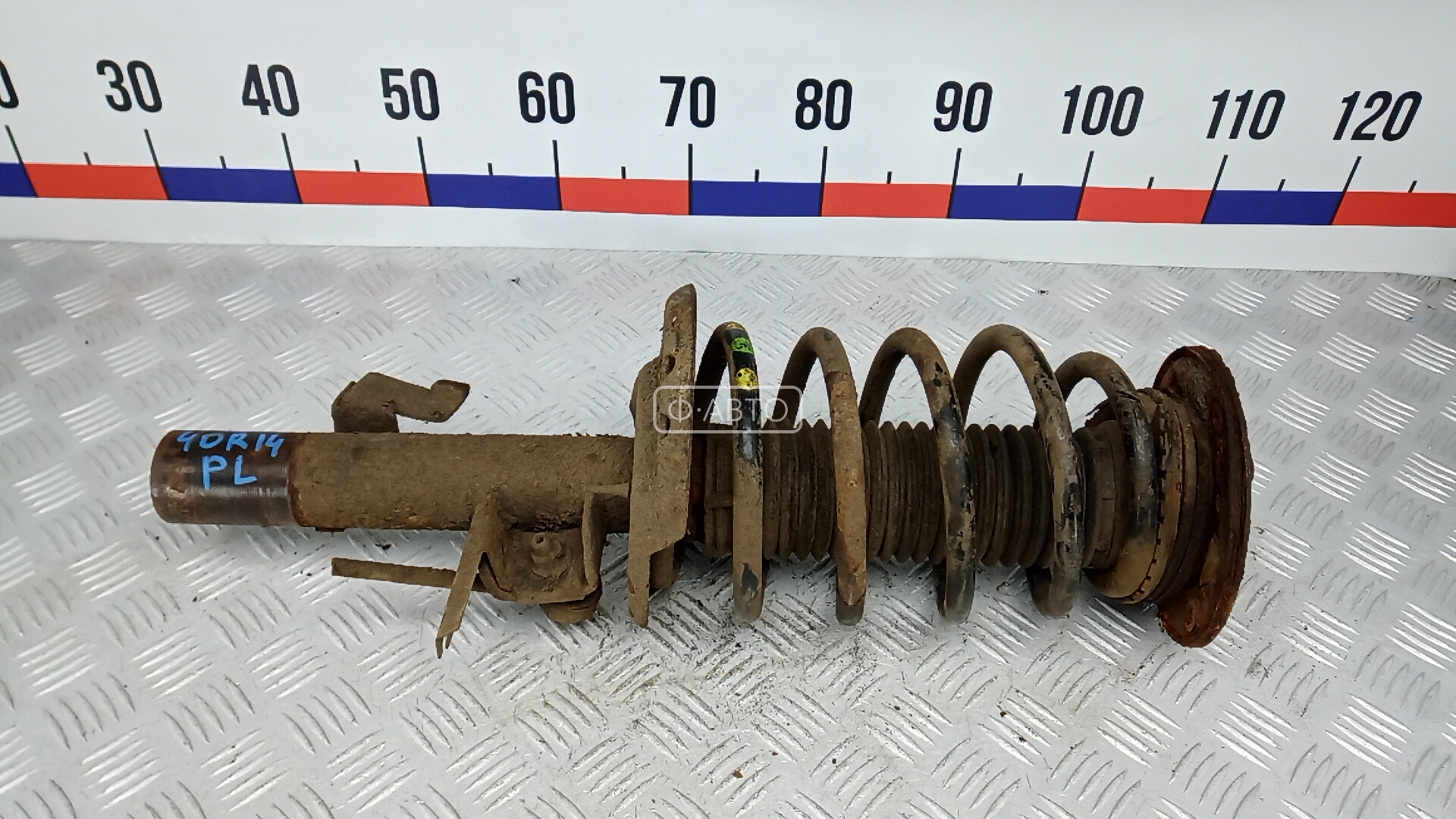 Стойка передняя левая