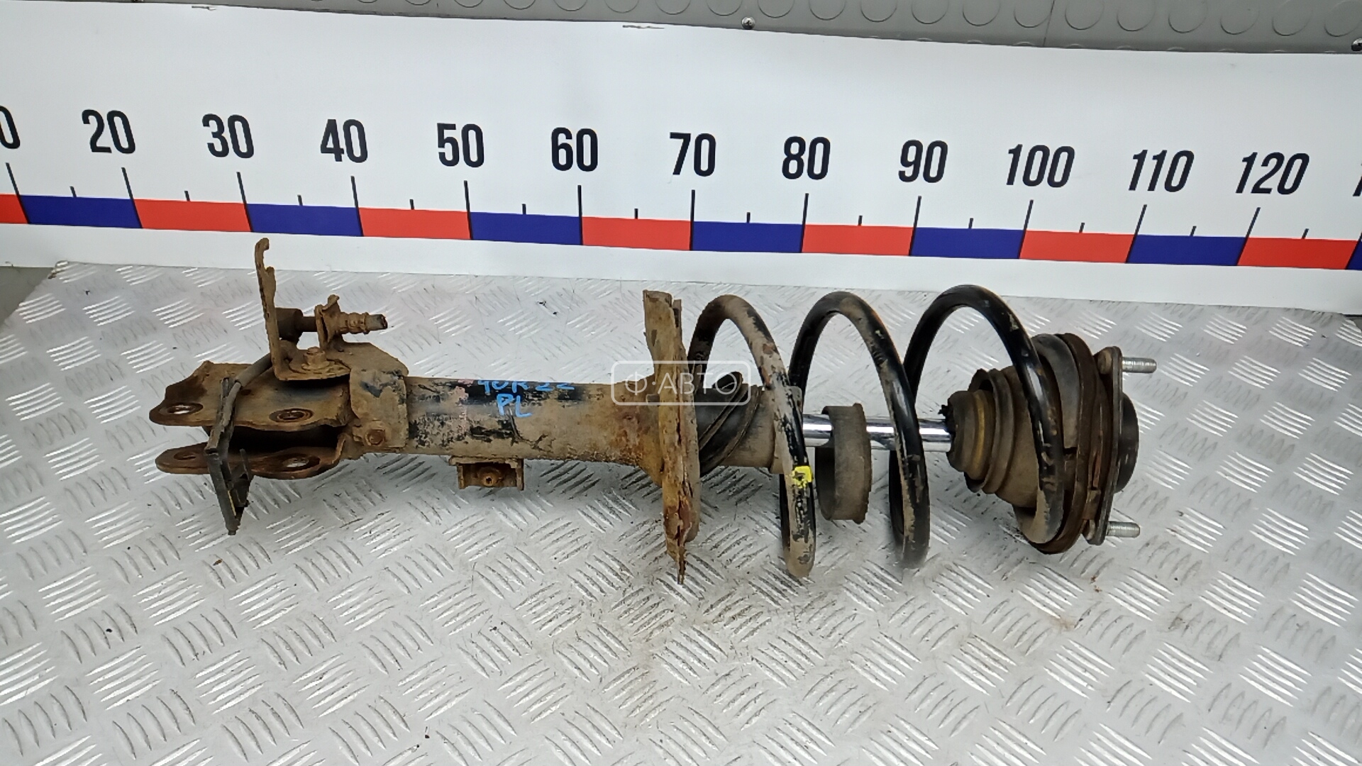 Стойка передняя левая