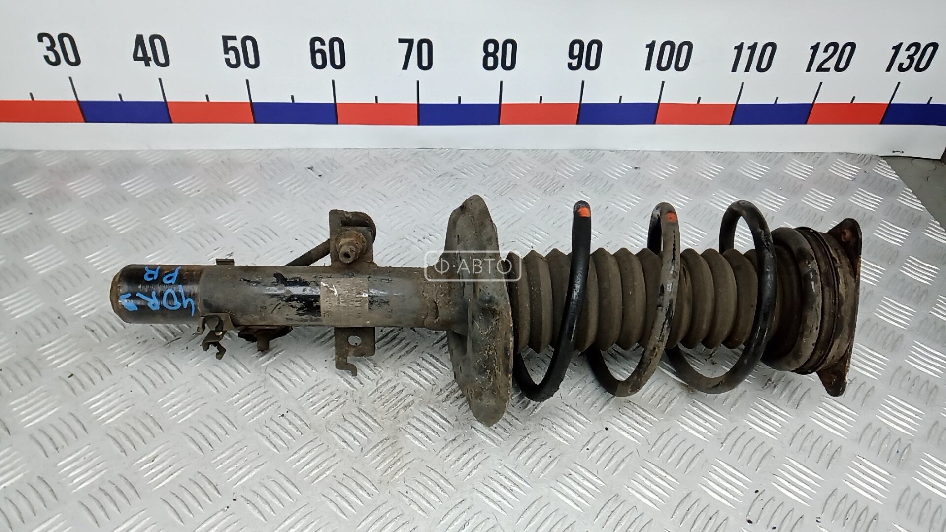 Стойка передняя правая