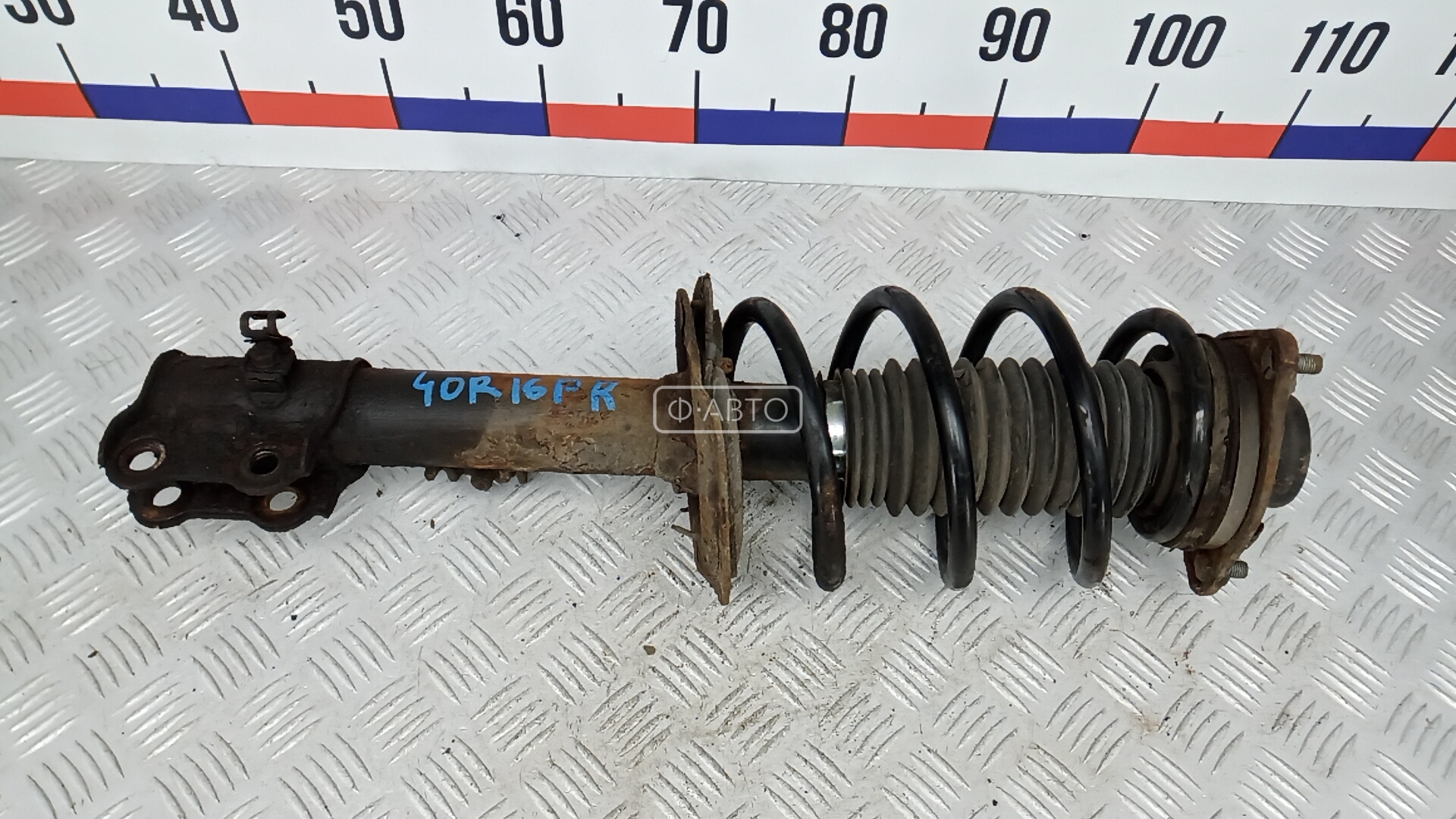 Стойка передняя правая