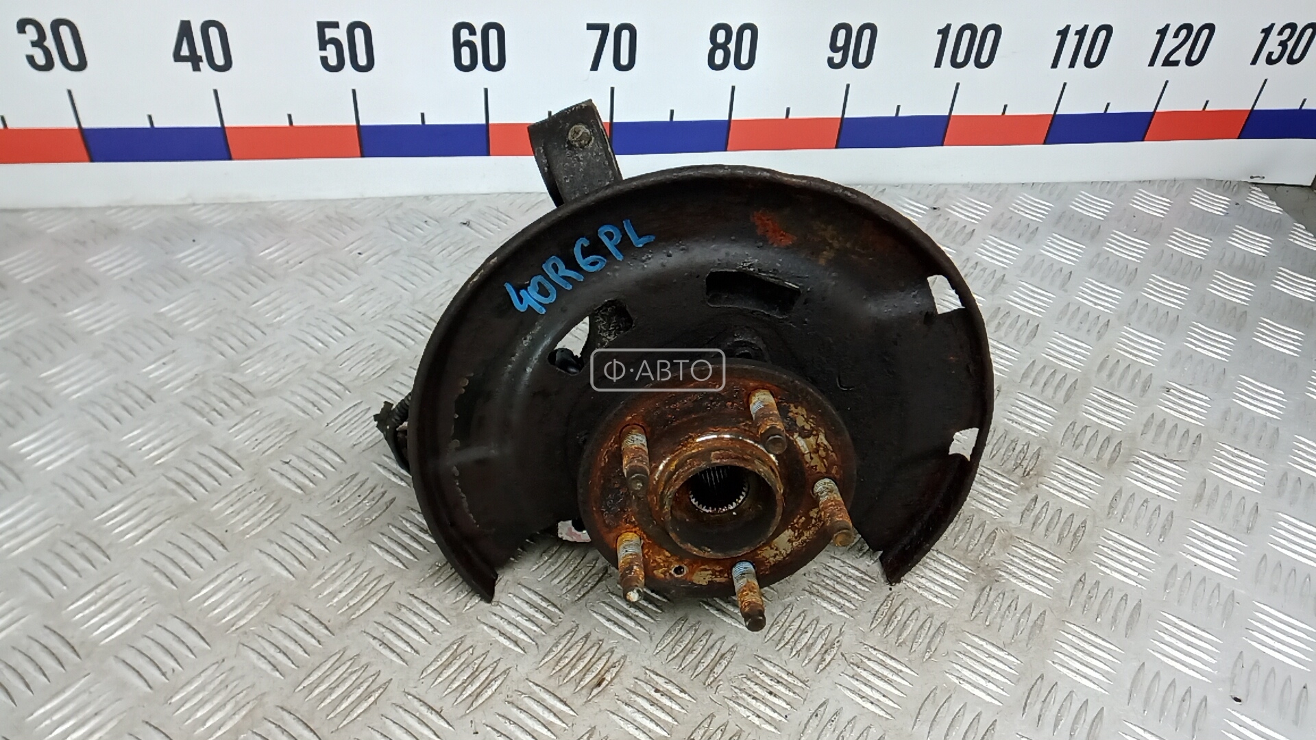 Ступица передняя левая