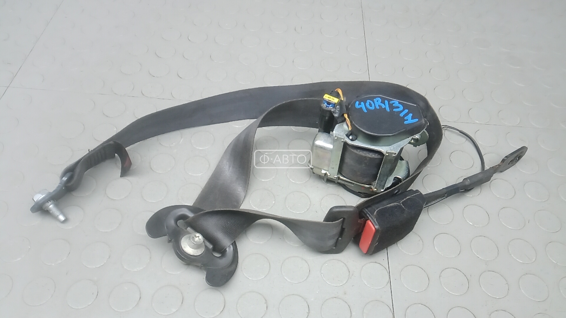 Ремень безопасности с пиропатроном сиденья переднего