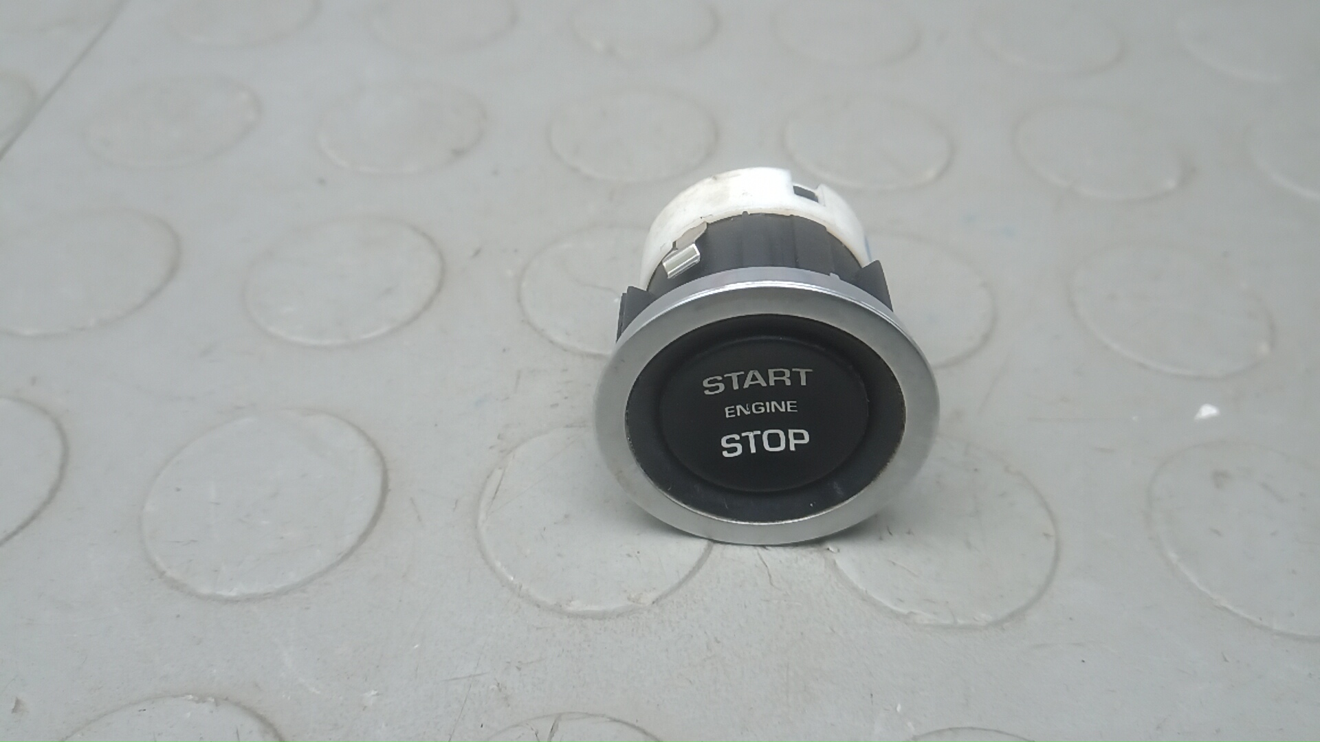 Кнопка запуска двигателя LAND ROVER EVOQUE 1