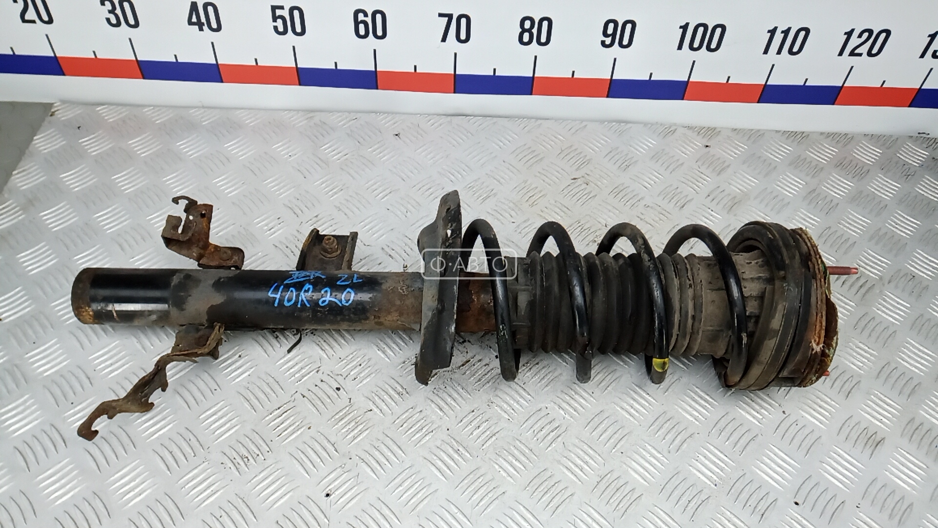 Стойка задняя левая