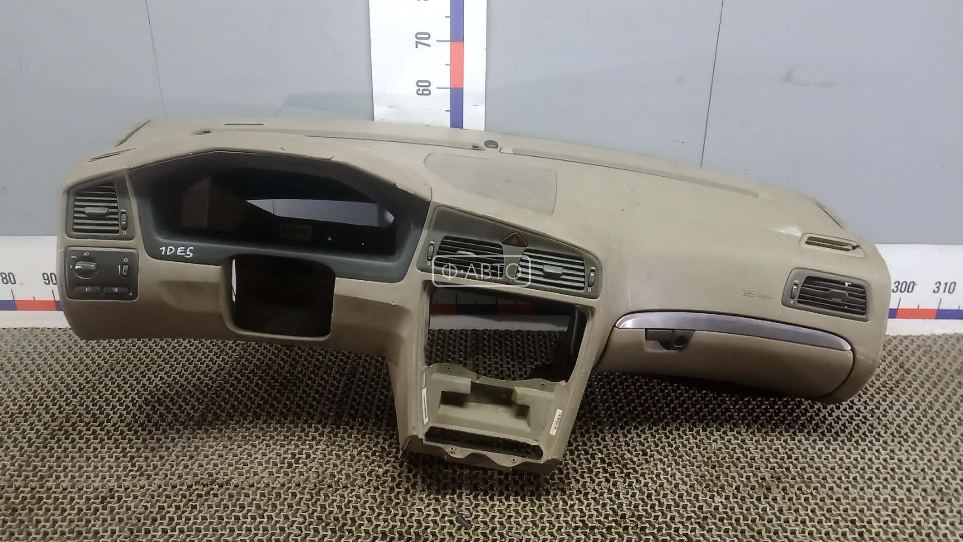 Панель приборов (торпедо)