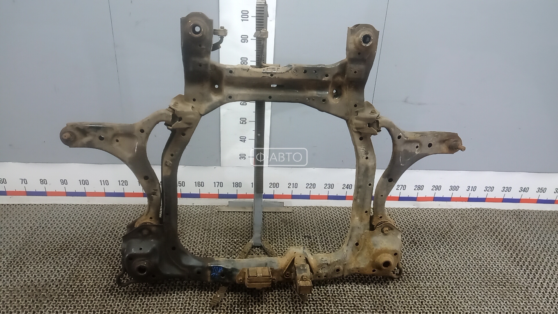 Балка подвески передняя