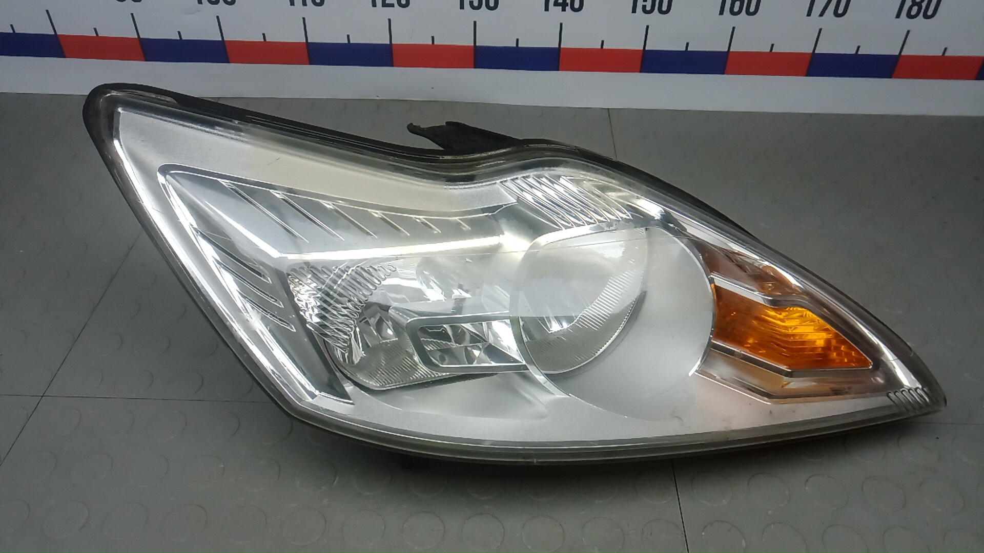 Фара правая FORD FOCUS 2