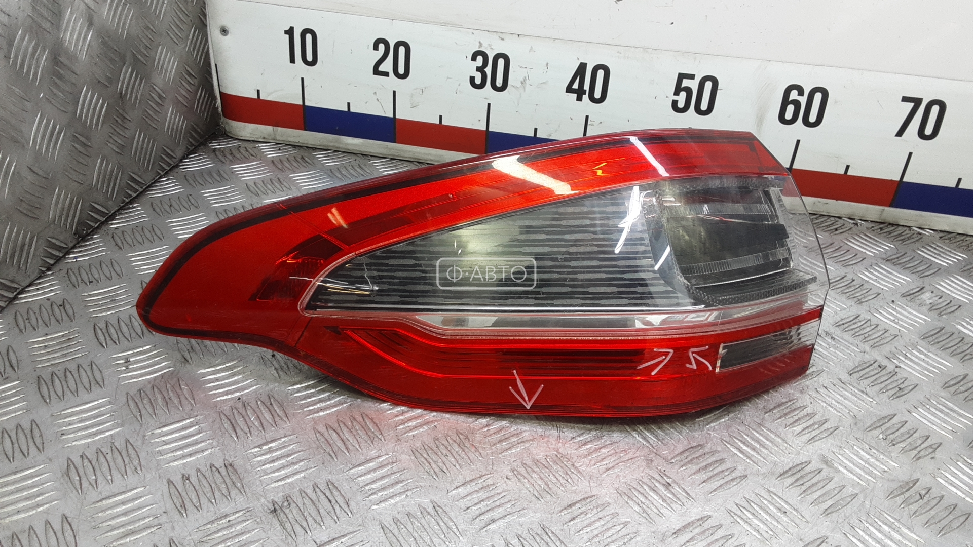 Фонарь задний левый