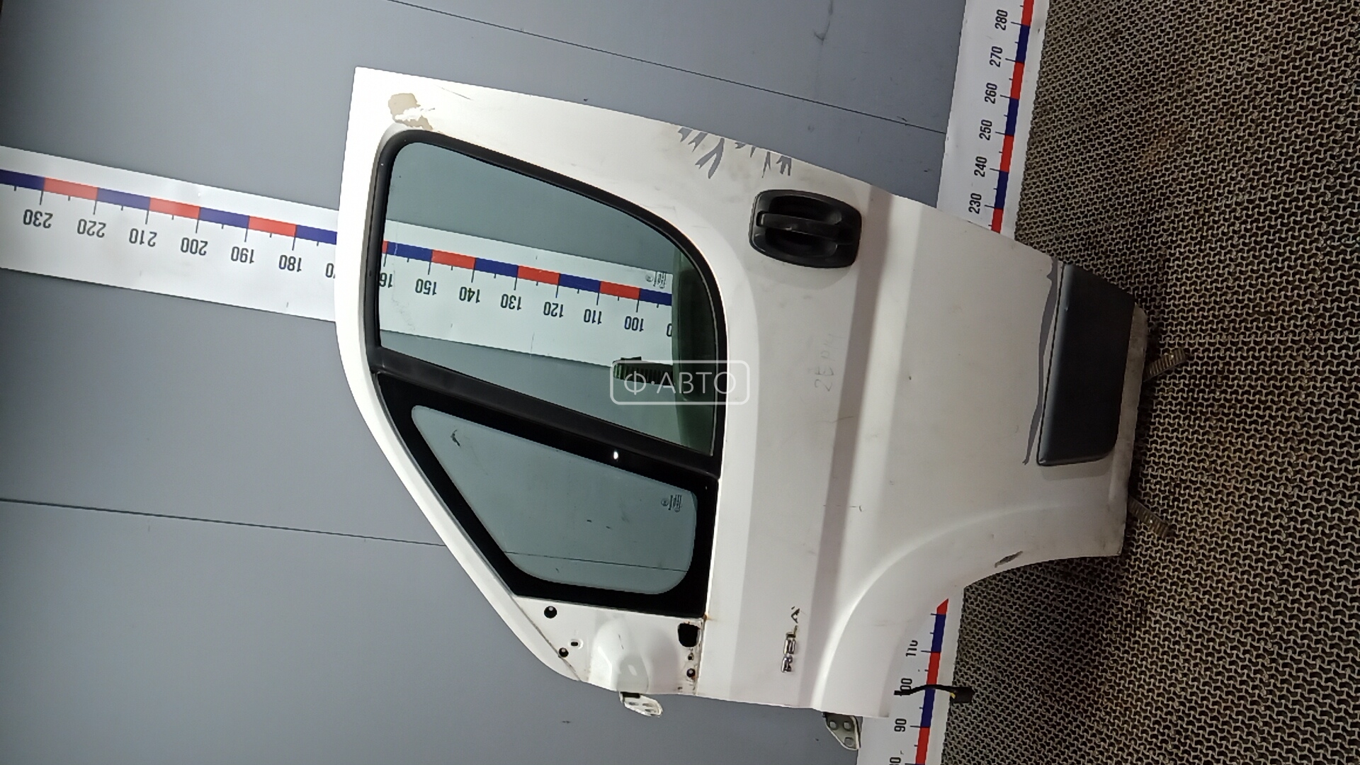 Дверь передняя левая