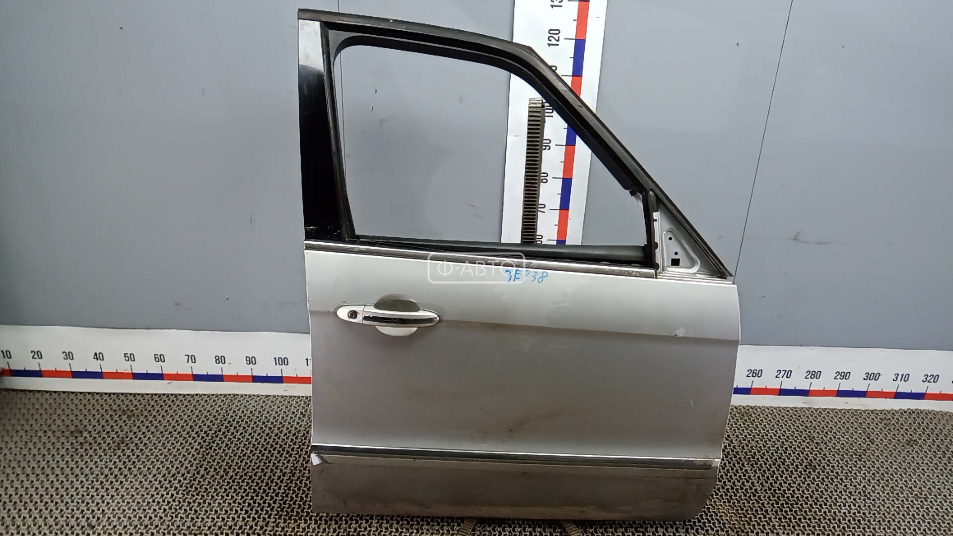 Дверь передняя правая