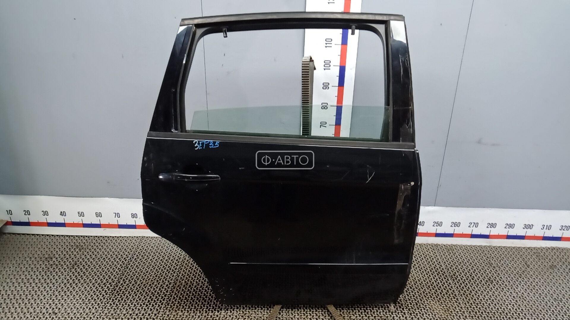 Дверь задняя правая