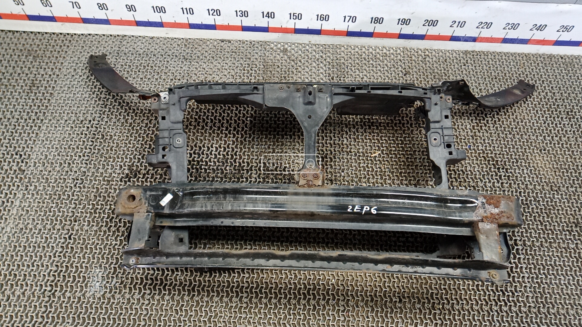 Передняя панель крепления облицовки (телевизор)