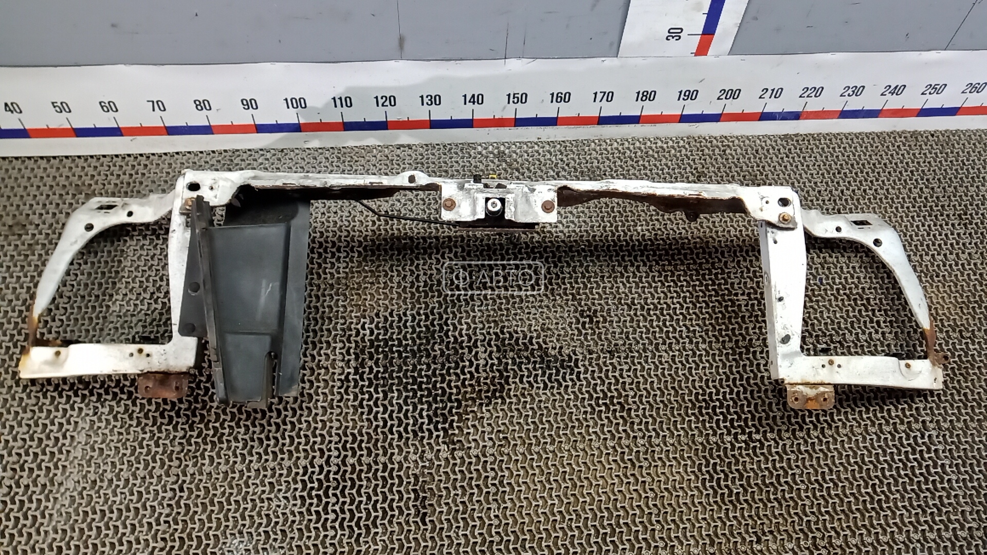 Передняя панель крепления облицовки (телевизор)