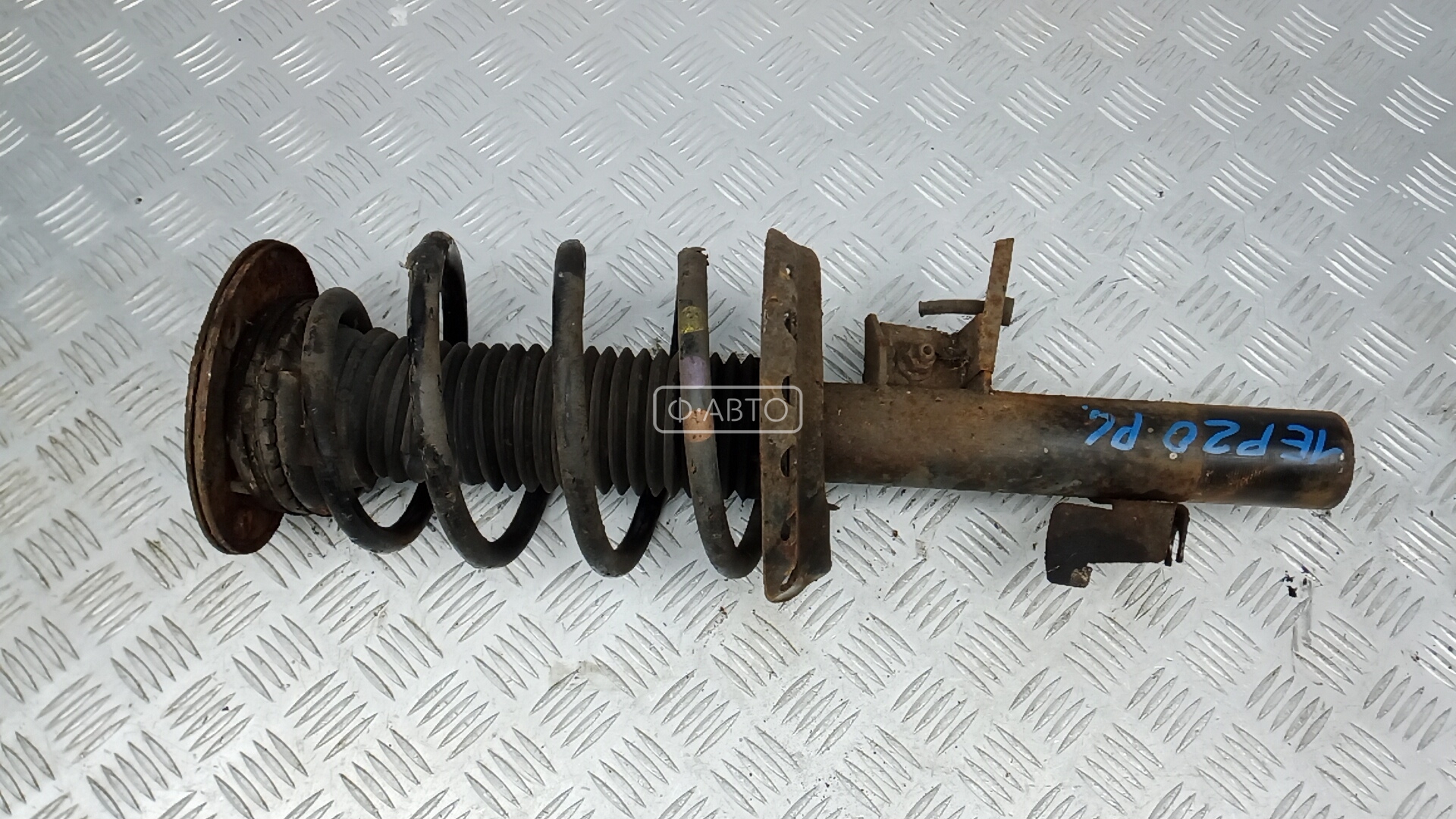 Стойка передняя левая