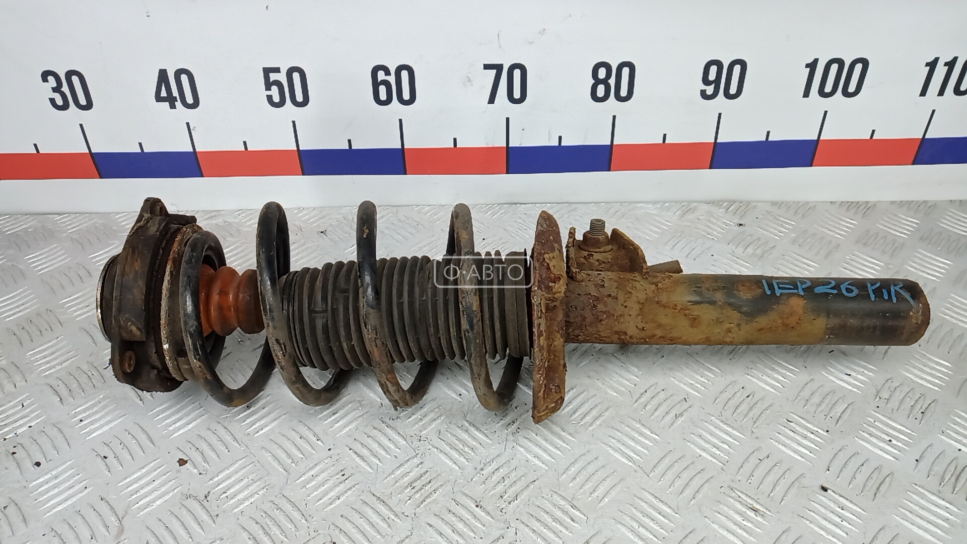 Стойка передняя правая