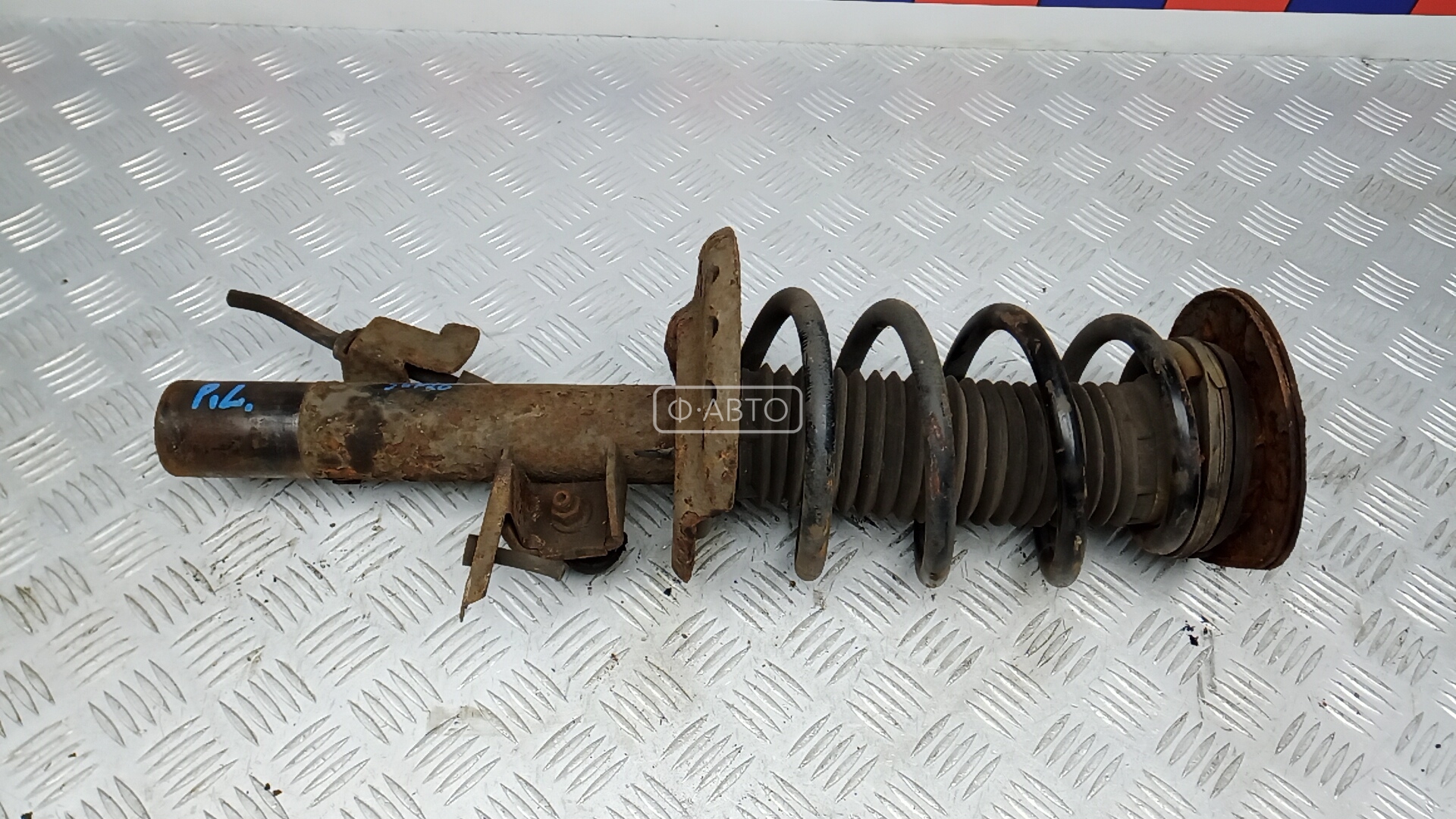 Стойка передняя левая