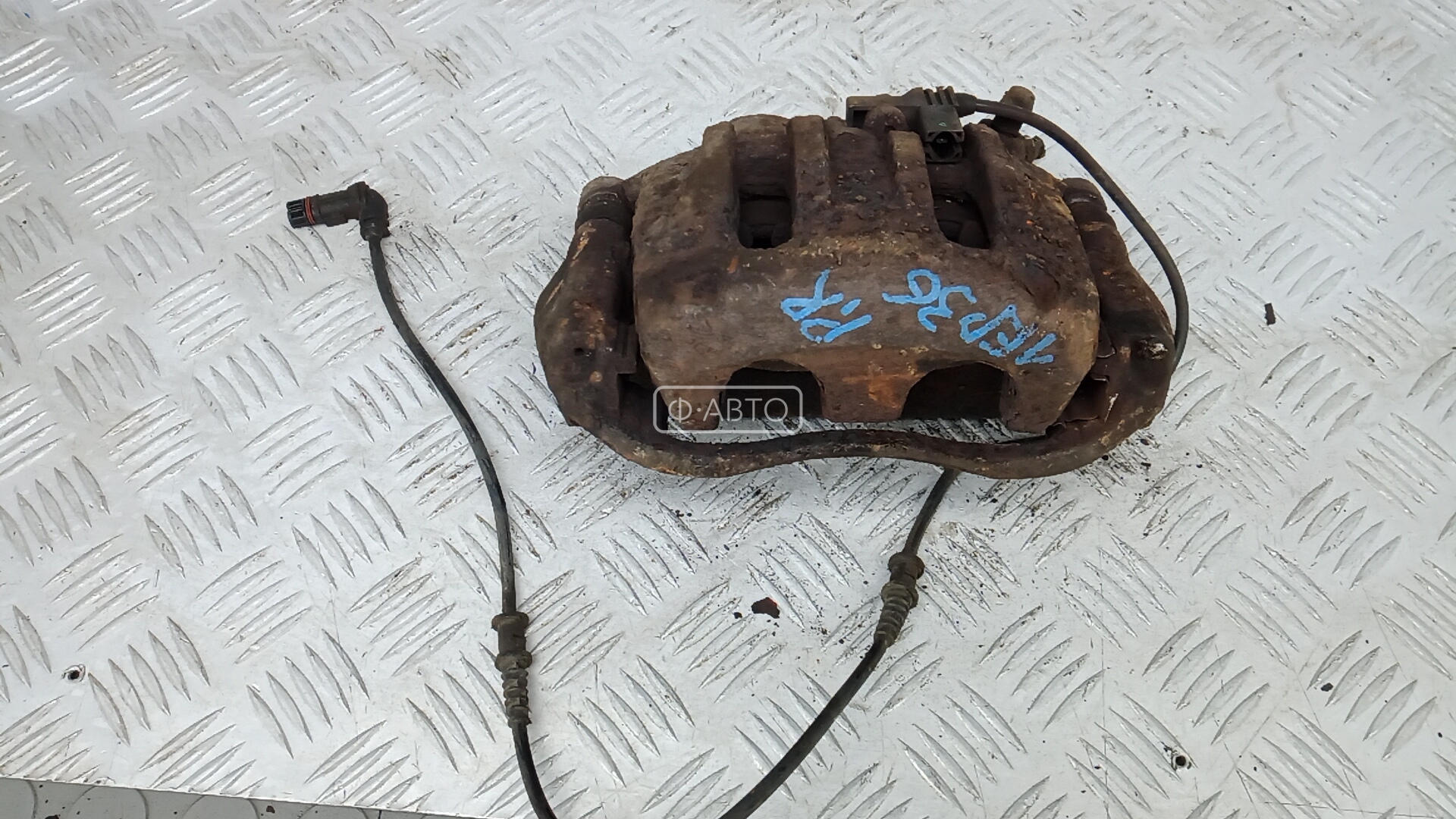 Суппорт тормозной передний правый