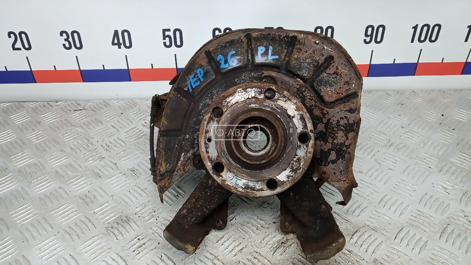 Ступица передняя левая