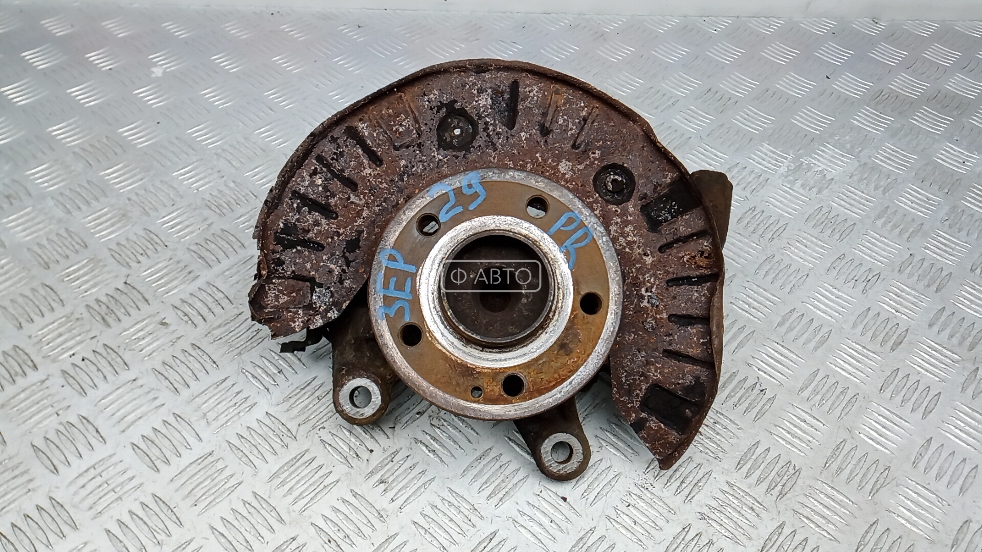 Ступица передняя правая