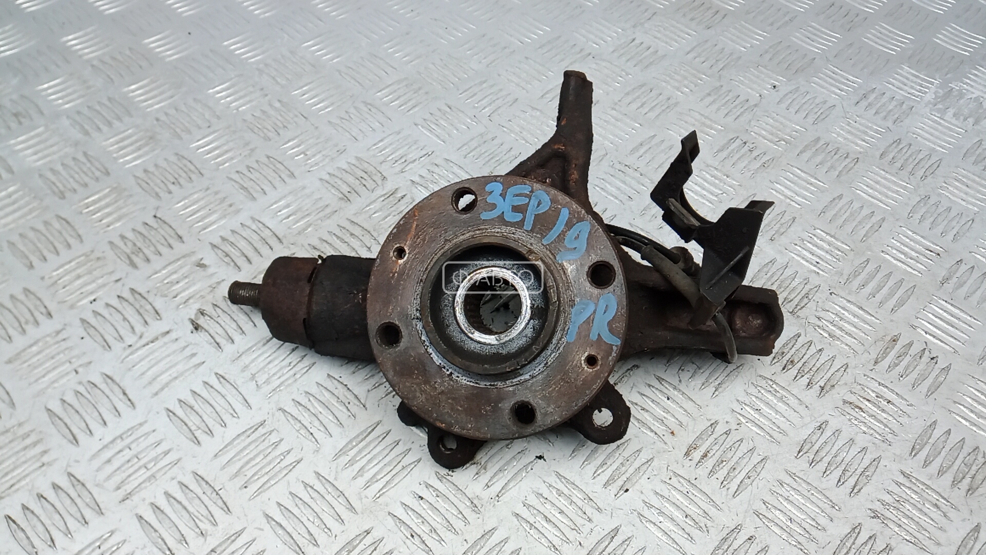 Ступица передняя правая