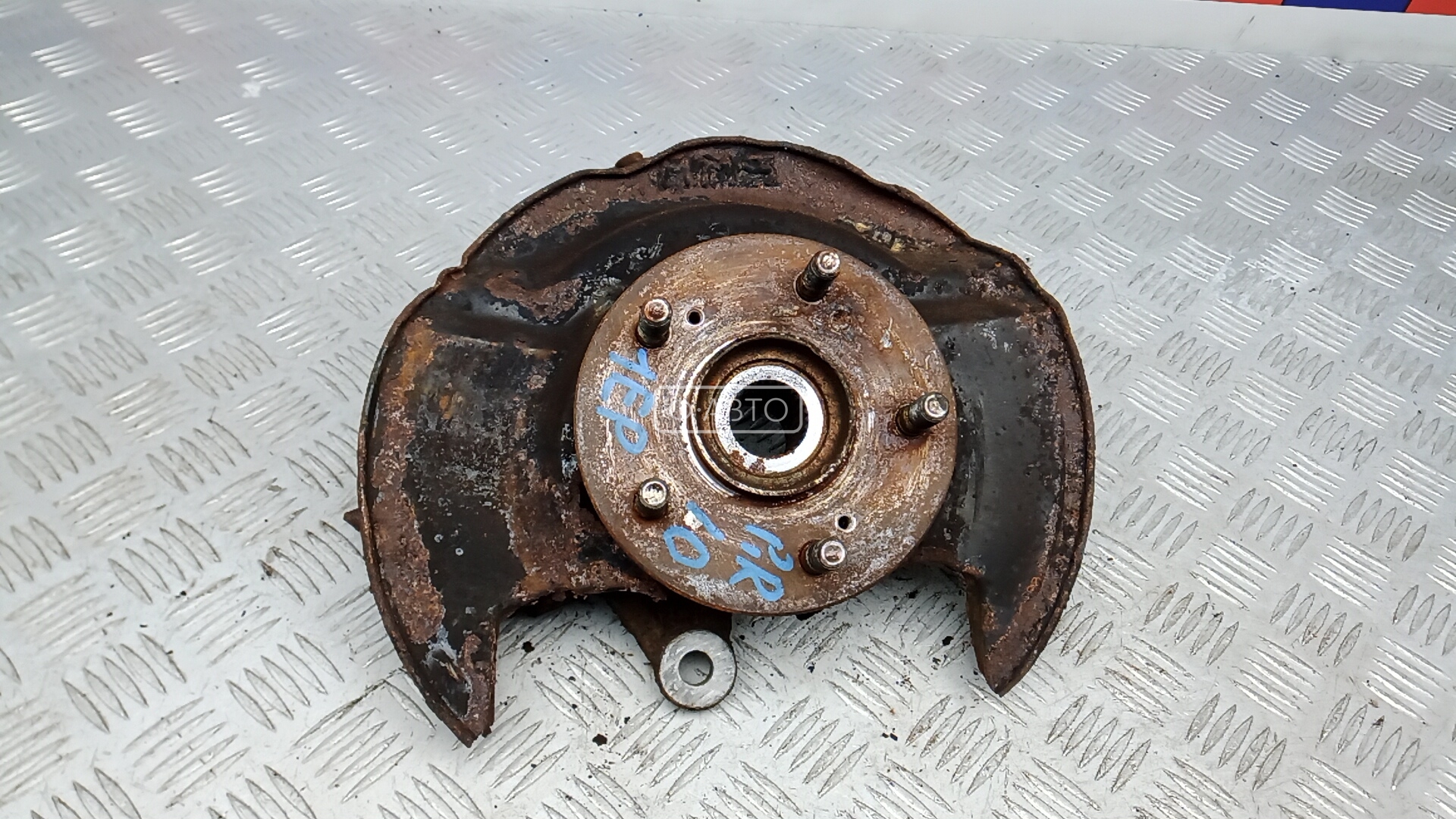 Ступица передняя правая