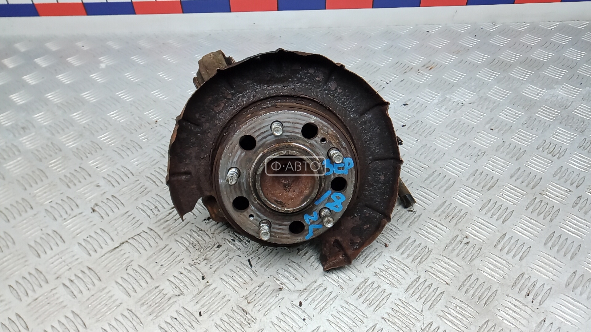 Ступица задняя левая