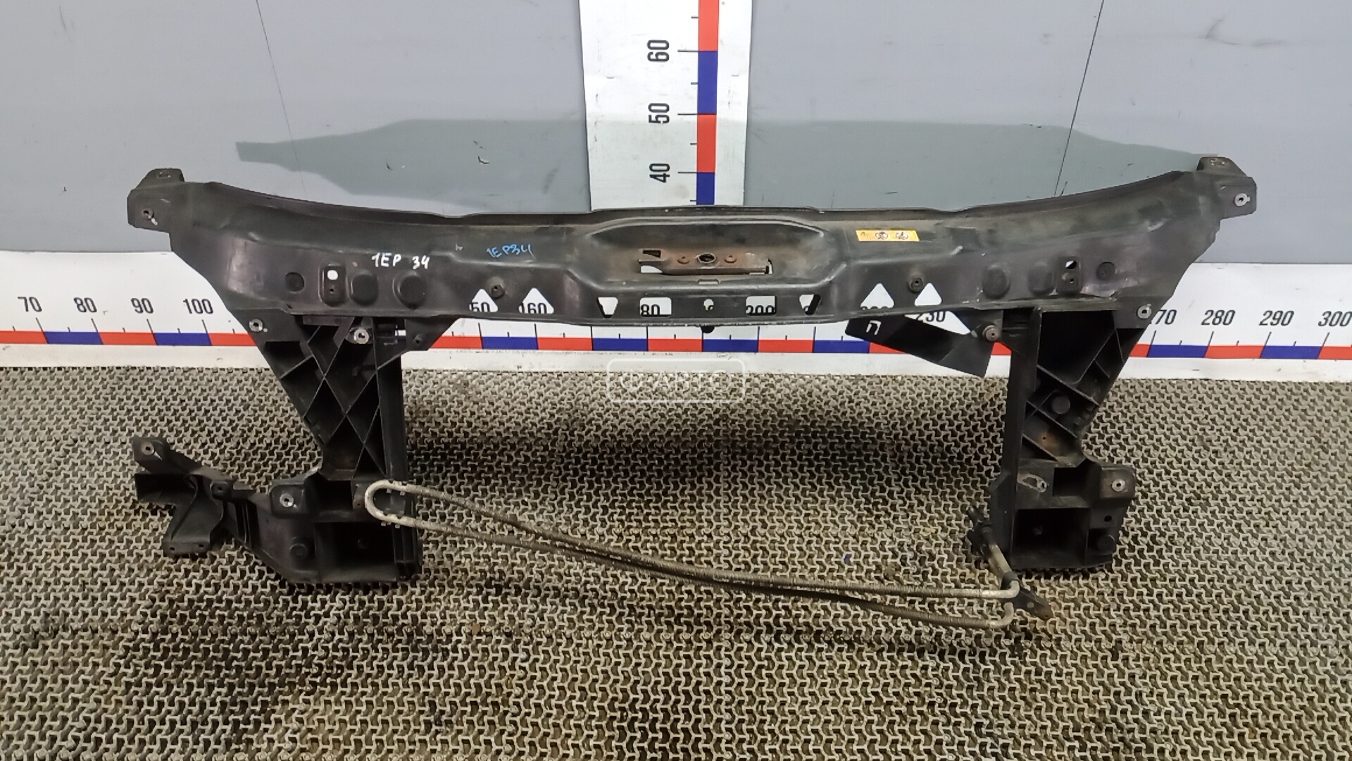 Передняя панель крепления облицовки (телевизор)