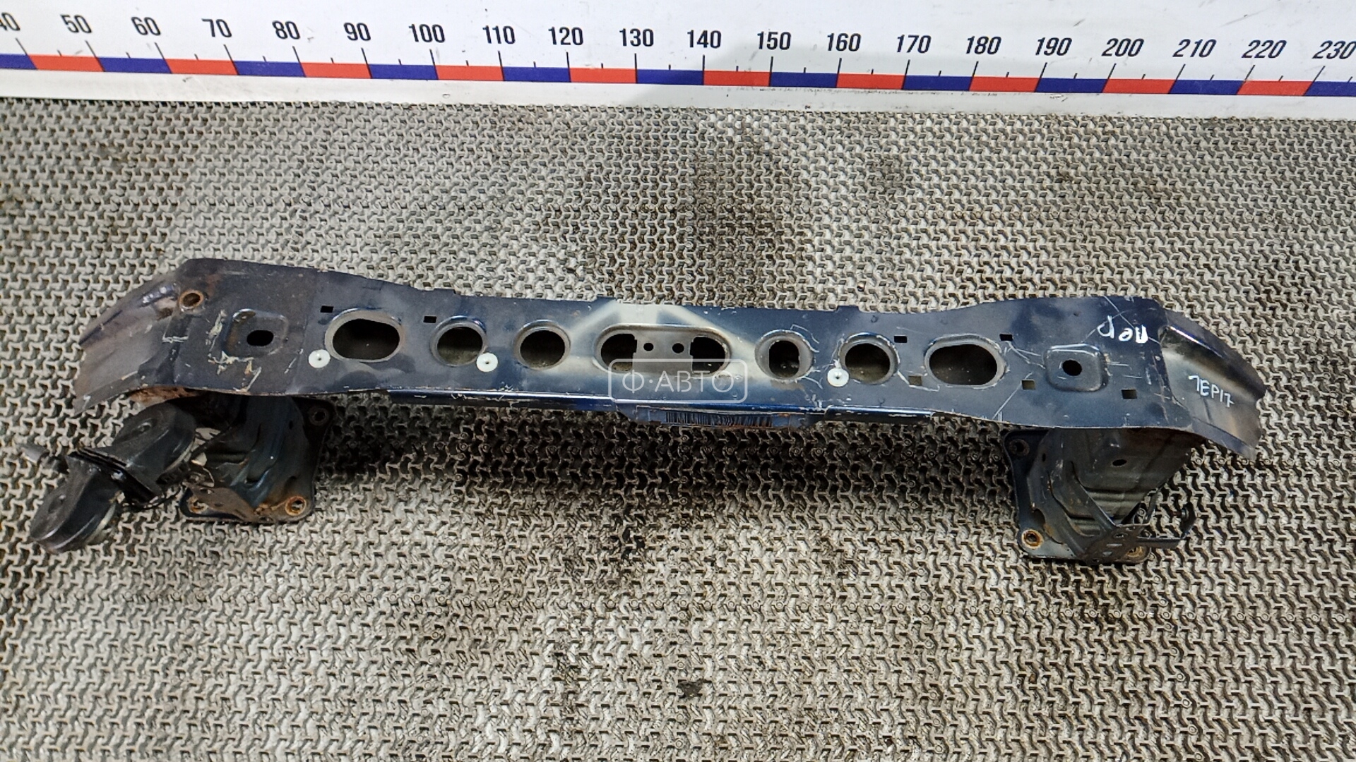 Усилитель бампера передний (кронштейн)