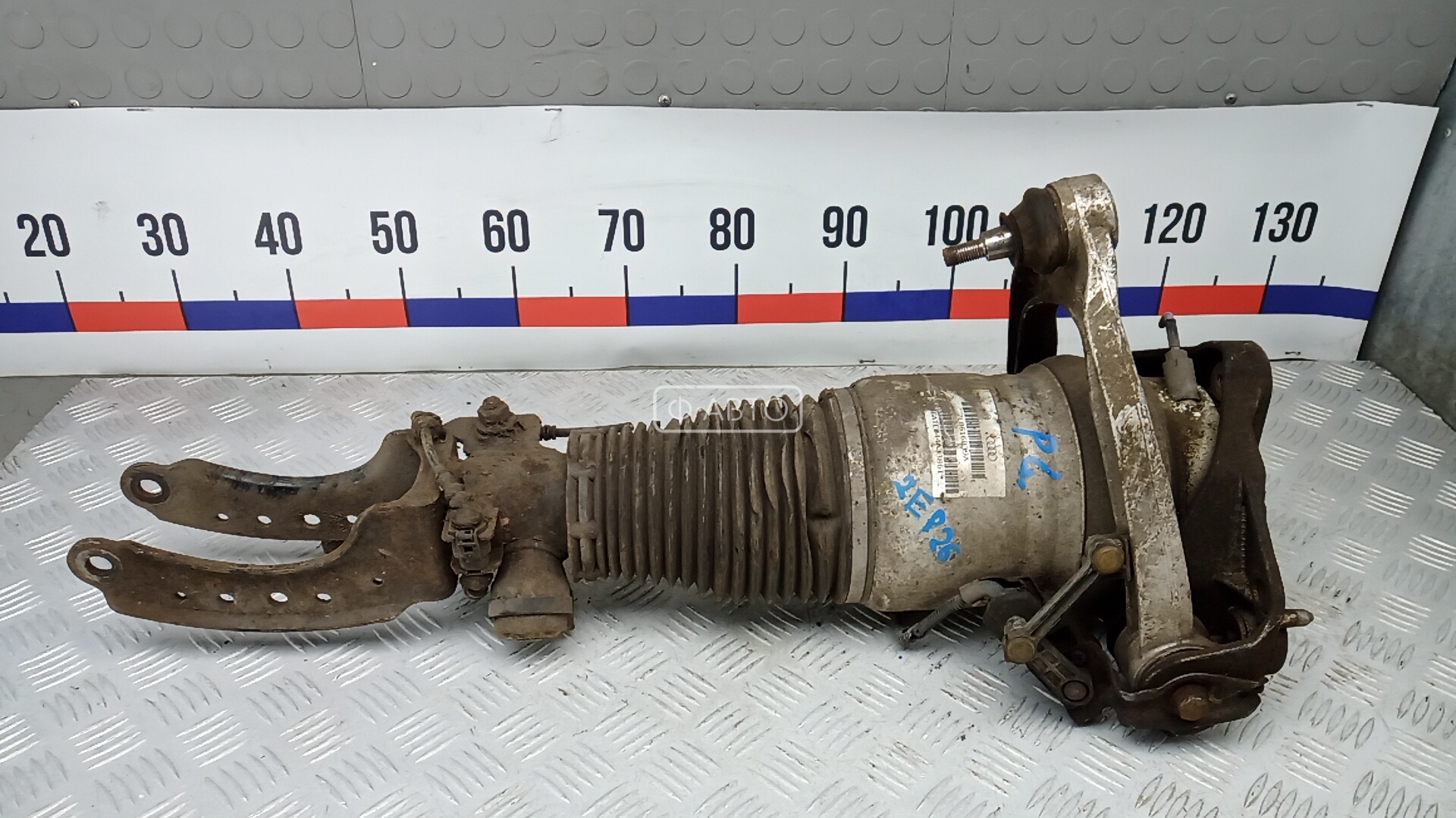 Стойка передняя левая