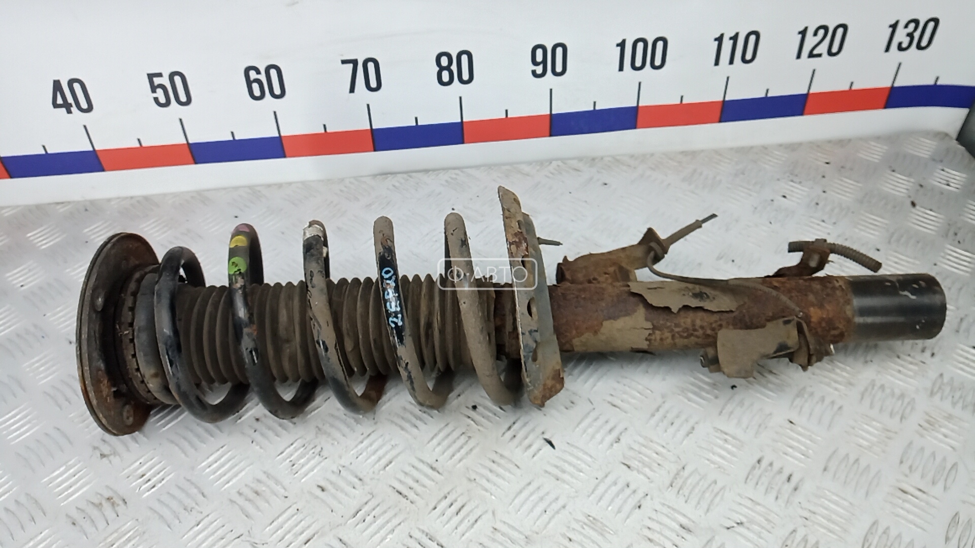 Стойка передняя правая