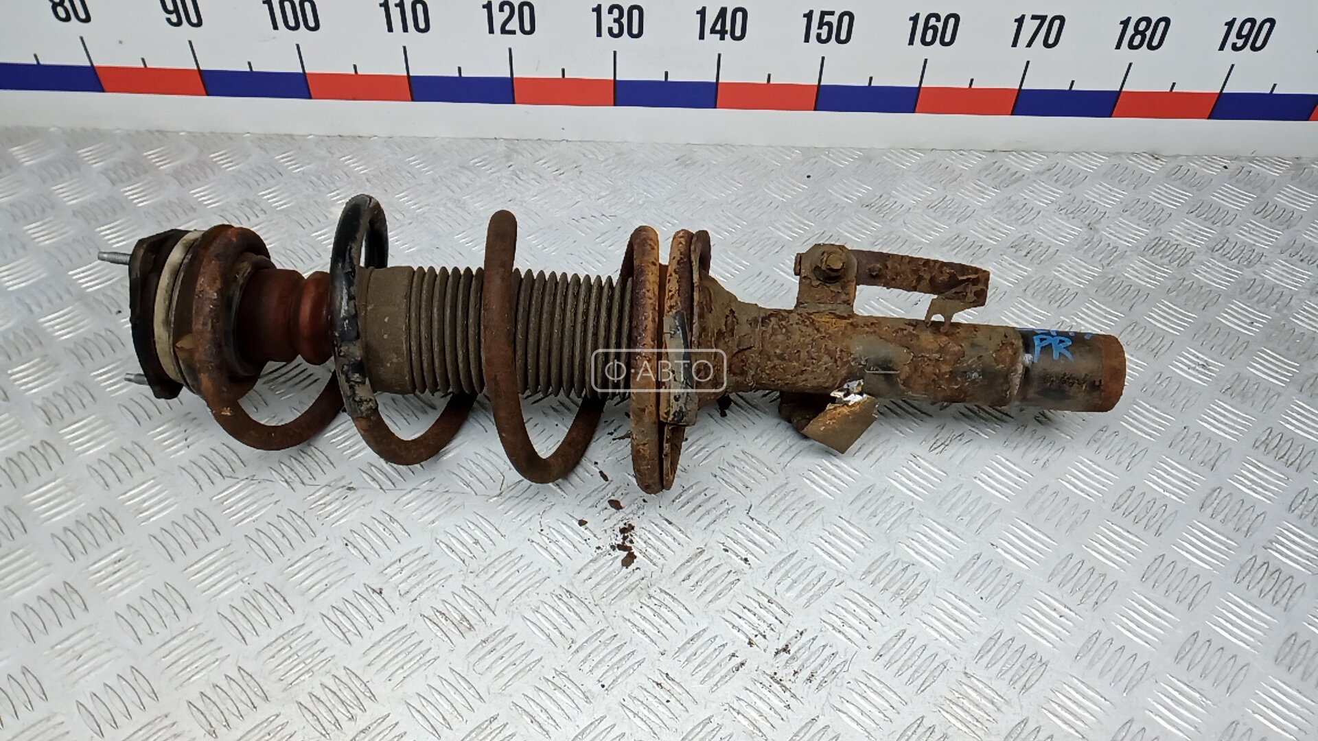 Стойка передняя правая