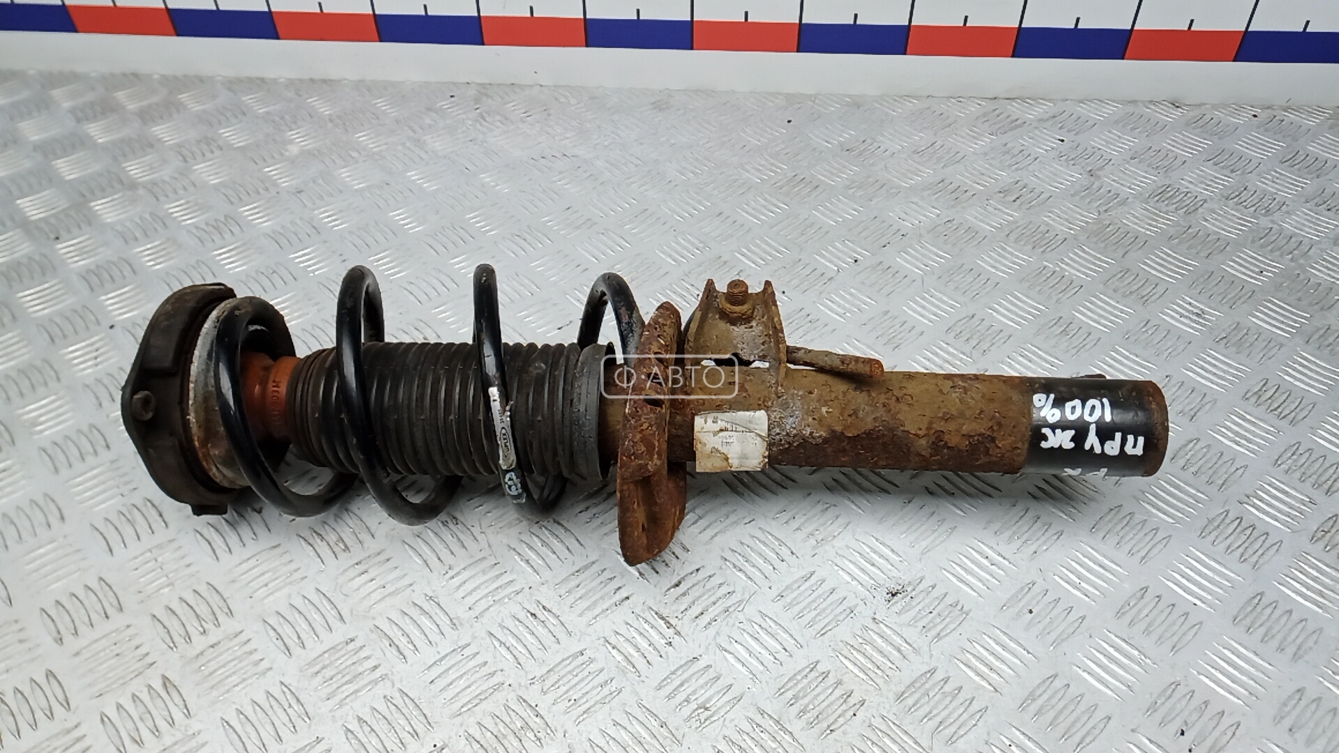 Стойка передняя правая