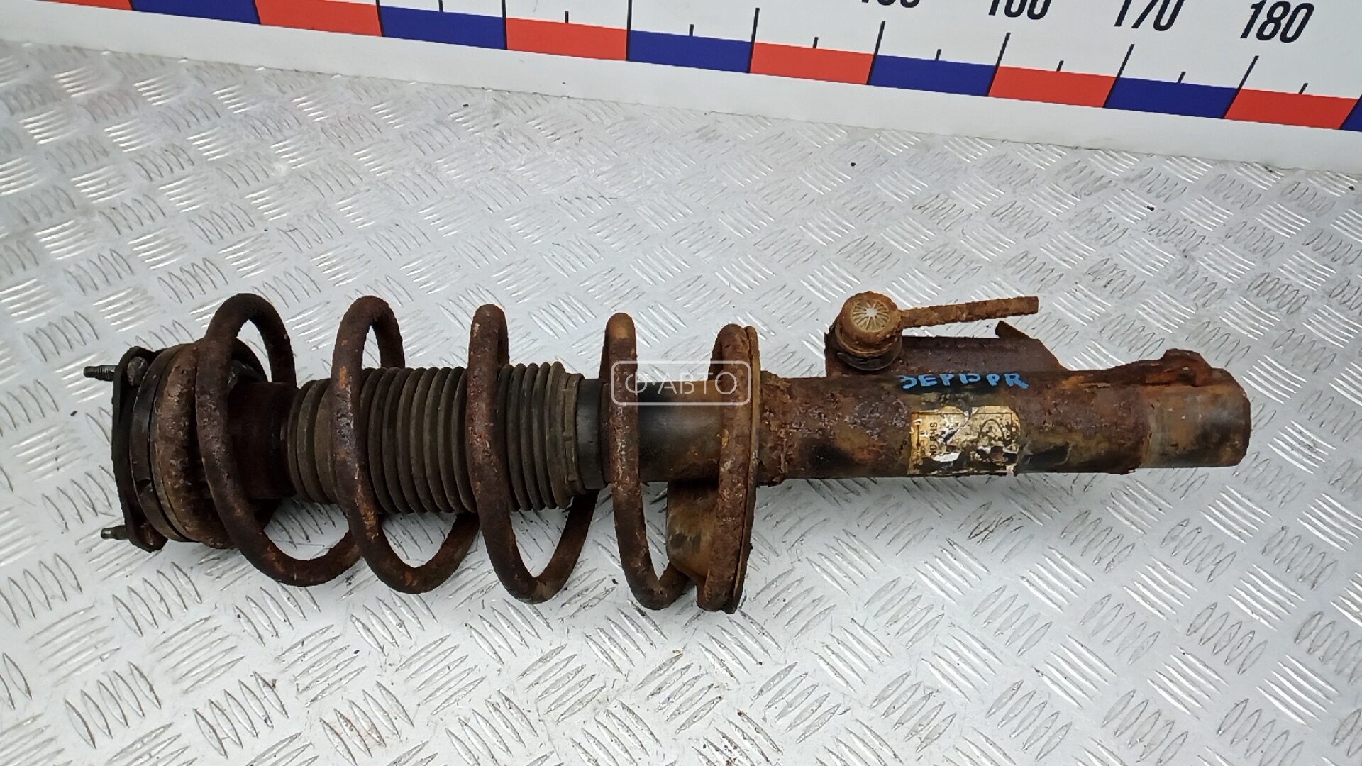 Стойка передняя правая