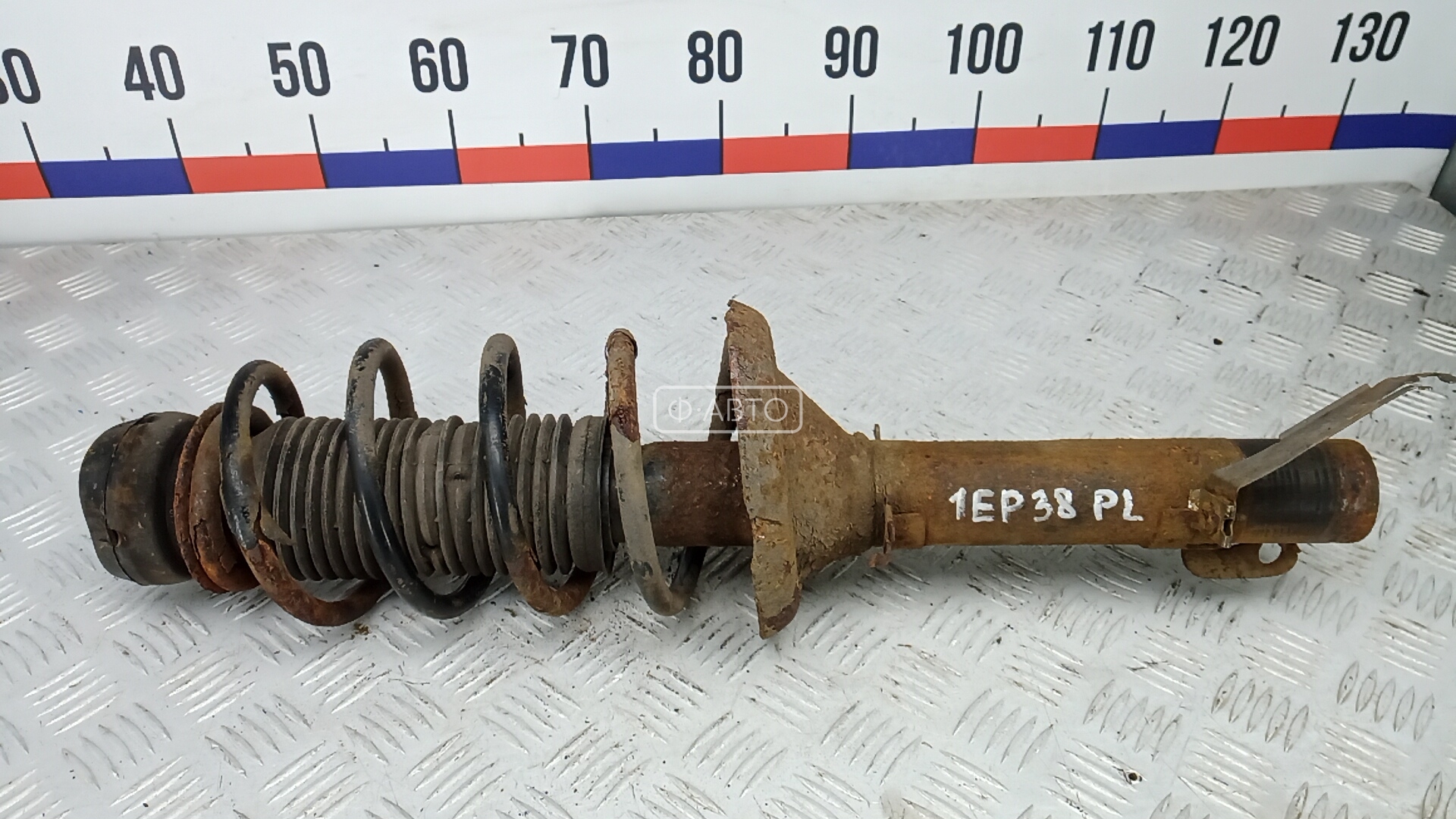 Стойка передняя левая