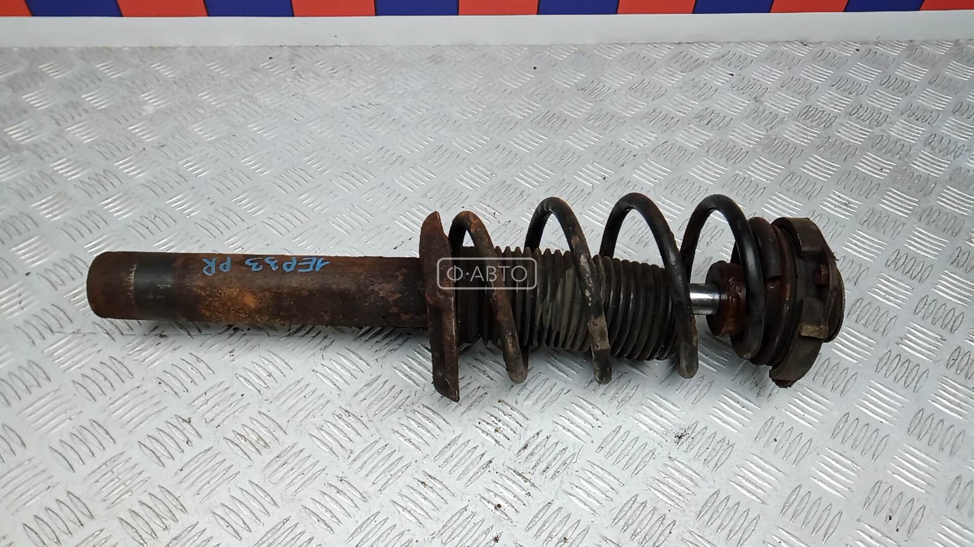 Стойка передняя правая