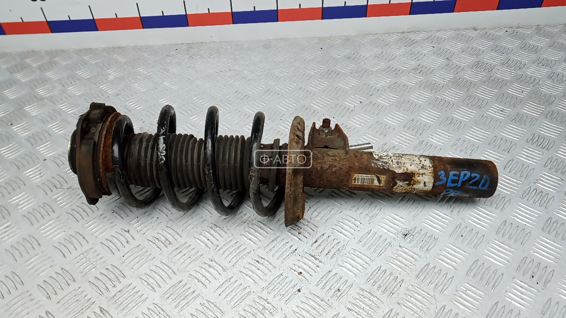 Стойка передняя правая