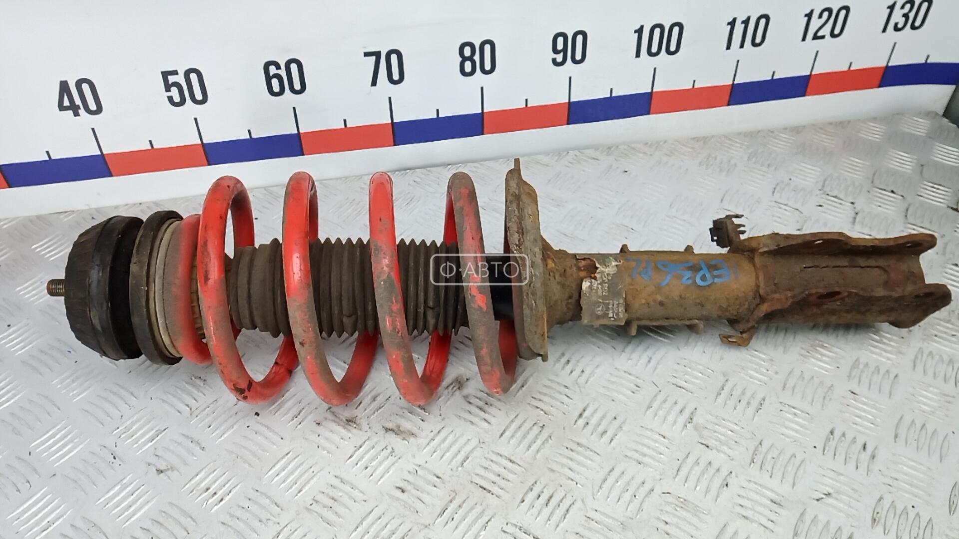 Стойка передняя левая